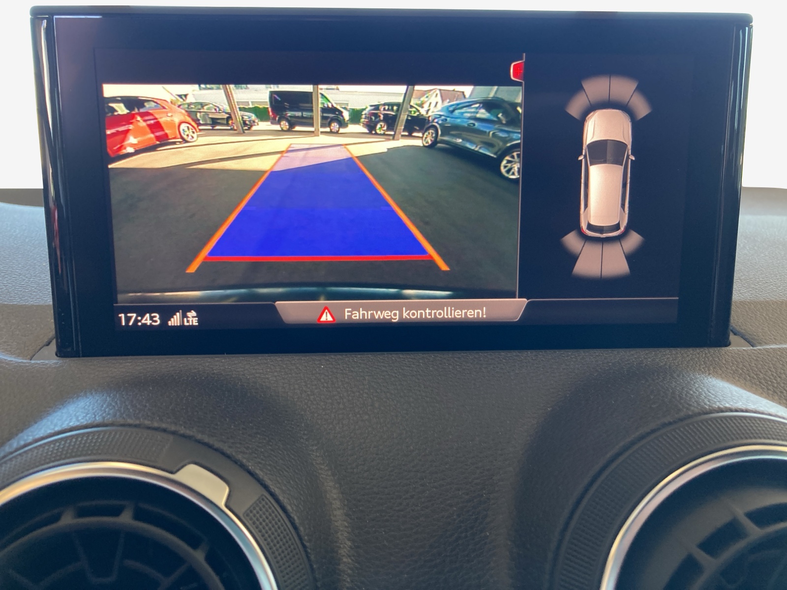AUDI Q2 35 TFSI Sport S-tronic-image-14