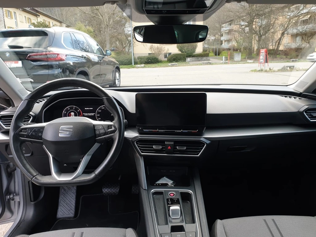 SEAT Leon ST 2.0 TDI EVO DSG 4Drive Style * Gr.Navi ** Full Digital Cockpit ** Parklehkassistent **-image-9