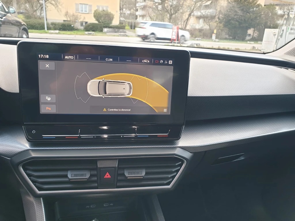 SEAT Leon ST 2.0 TDI EVO DSG 4Drive Style * Gr.Navi ** Full Digital Cockpit ** Parklehkassistent **-image-8