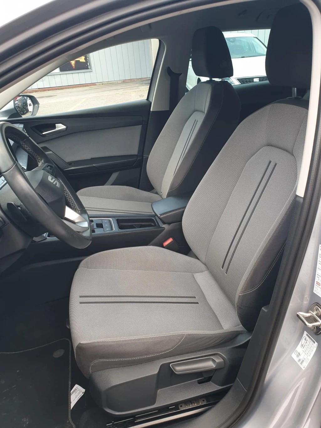 SEAT Leon ST 2.0 TDI EVO DSG 4Drive Style * Gr.Navi ** Full Digital Cockpit ** Parklehkassistent **-image-10