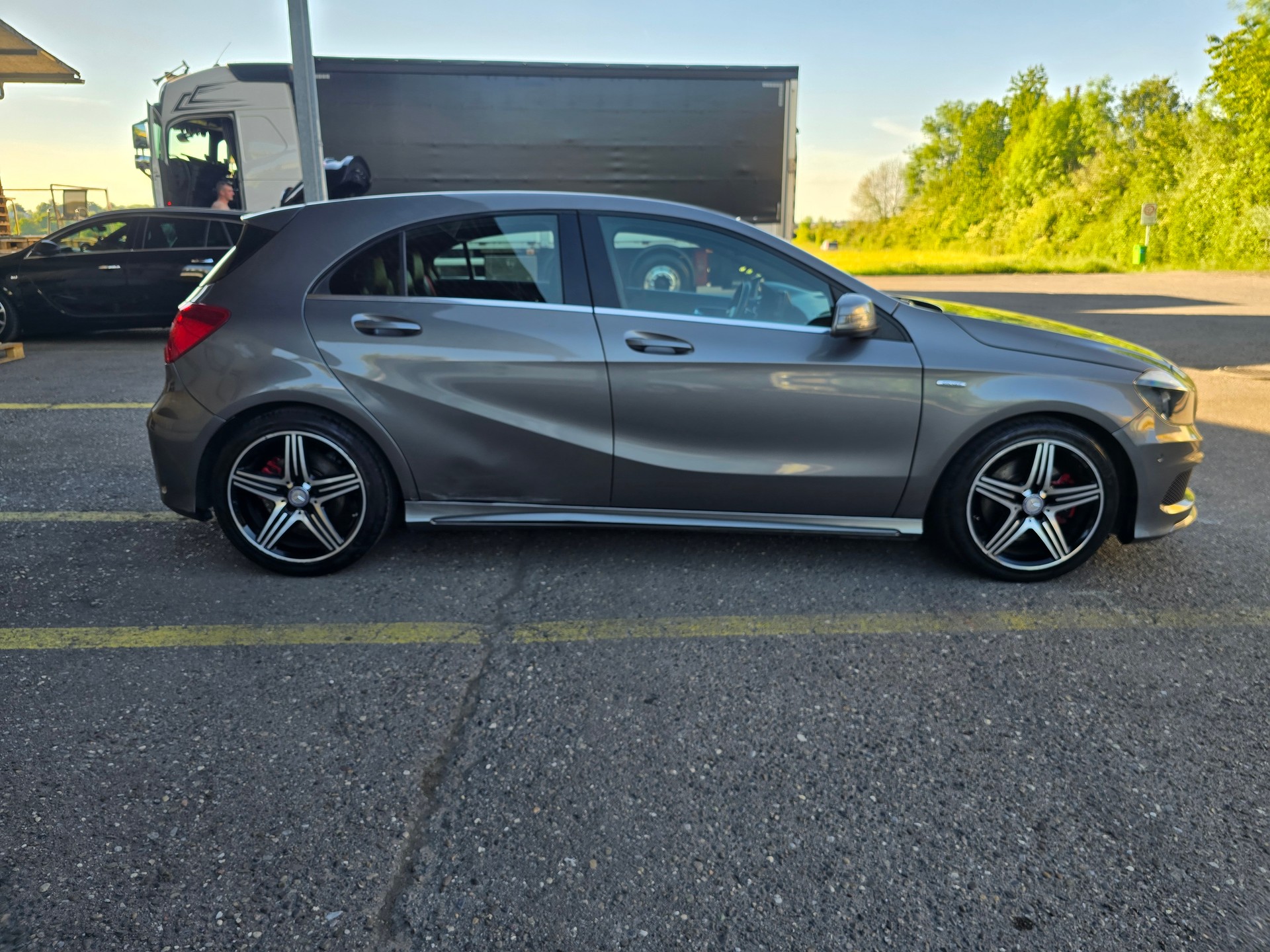 MERCEDES-BENZ A 250 AMG Line 4Matic 7G-DCT-image-8
