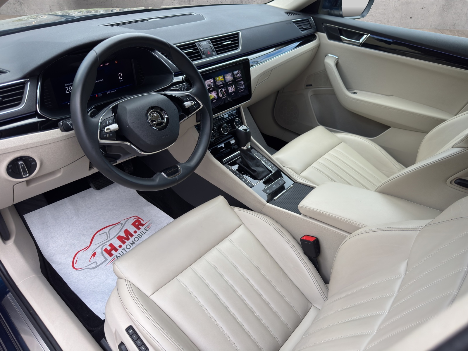SKODA Superb Combi 2.0 TSI L&K 4x4 DSG-image-8