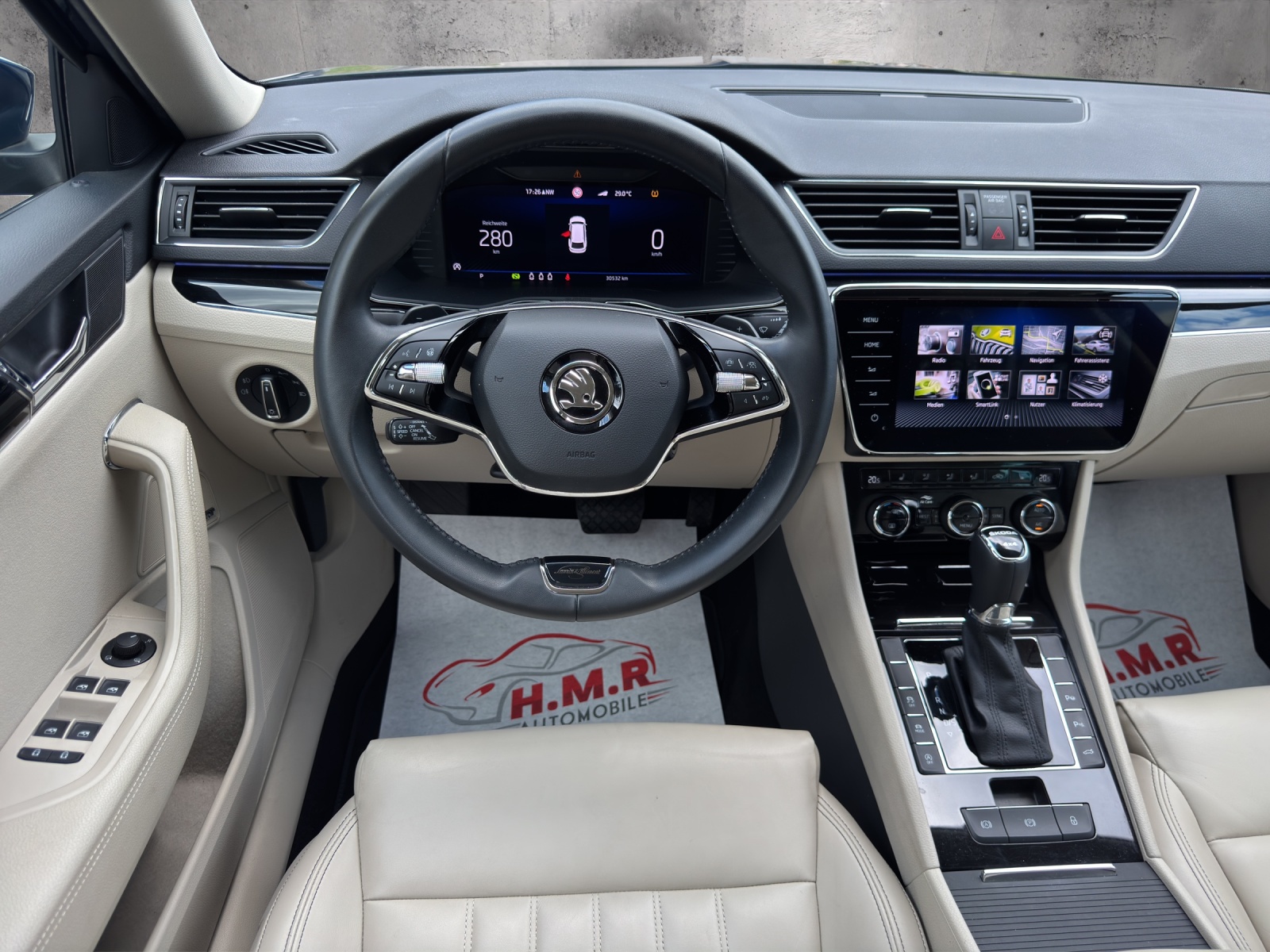 SKODA Superb Combi 2.0 TSI L&K 4x4 DSG-image-11