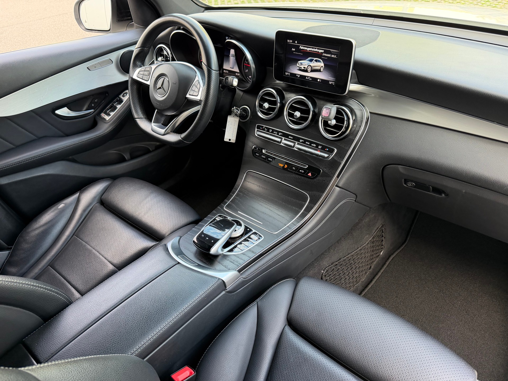 MERCEDES-BENZ GLC 250 d 4Matic 9G-Tronic-image-8