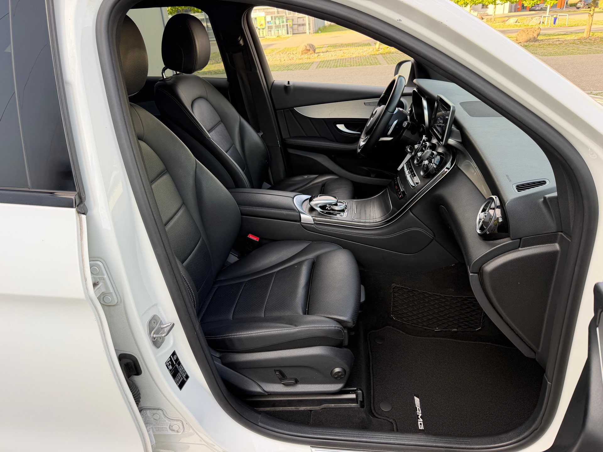 MERCEDES-BENZ GLC 250 d 4Matic 9G-Tronic-image-11