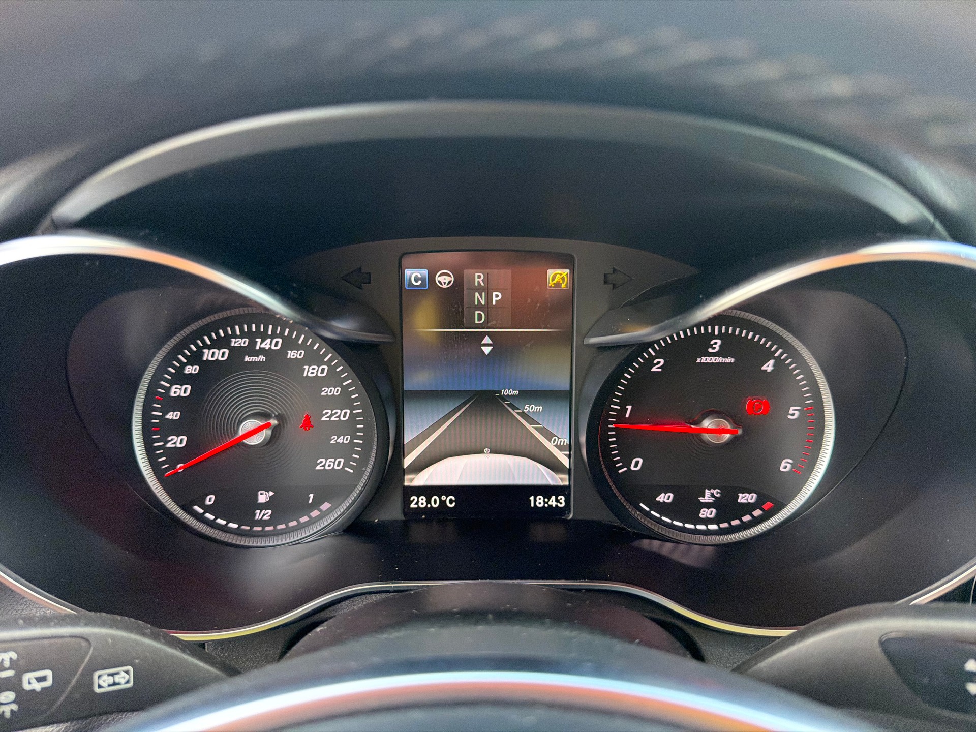 MERCEDES-BENZ GLC 250 d 4Matic 9G-Tronic-image-13