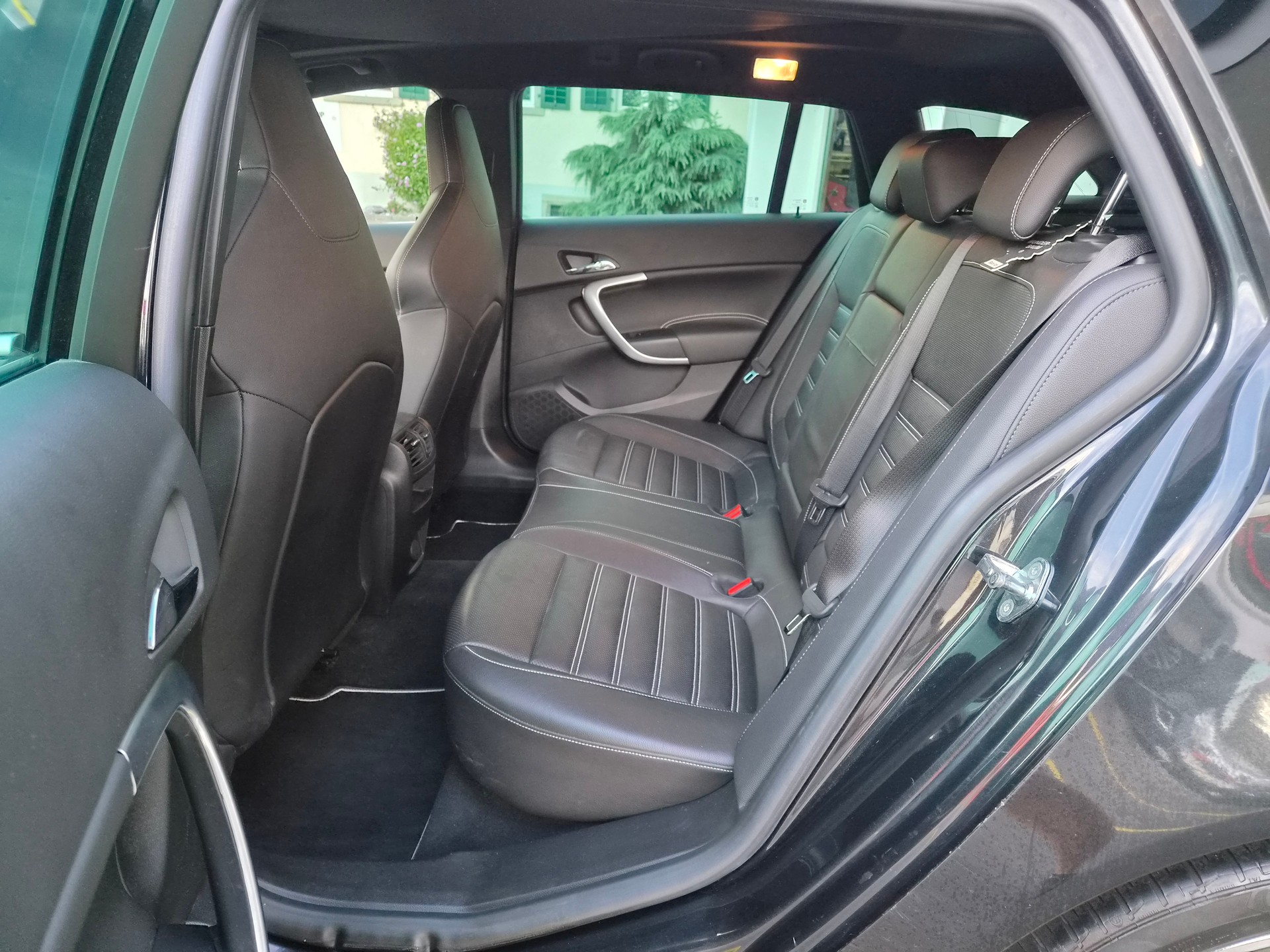 OPEL Insignia Sports Tourer 2.8 Turbo OPC 4WD Automatic-image-10