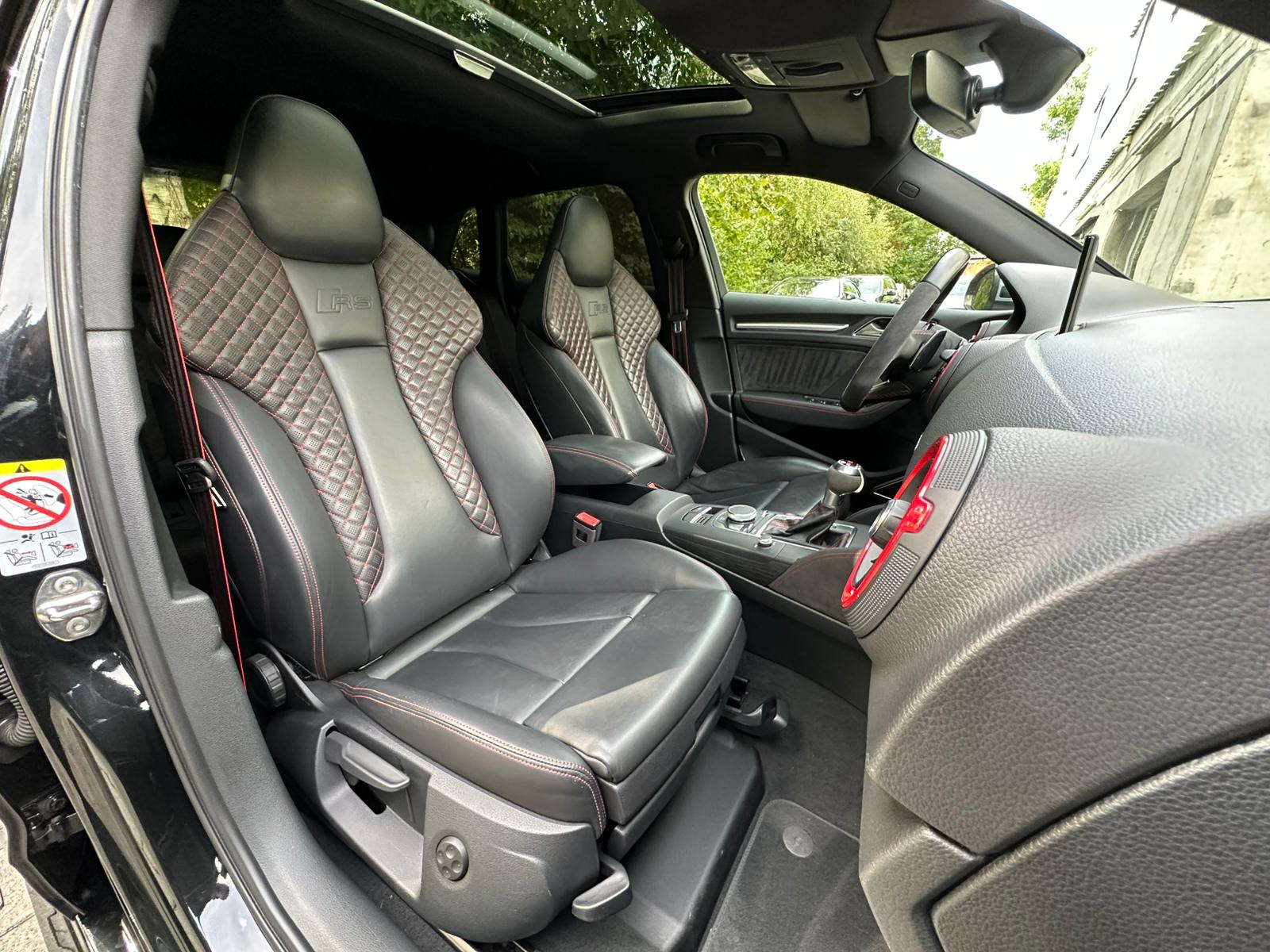 AUDI RS3 Sportback 2.5 TSI quattro S-tronic-image-19