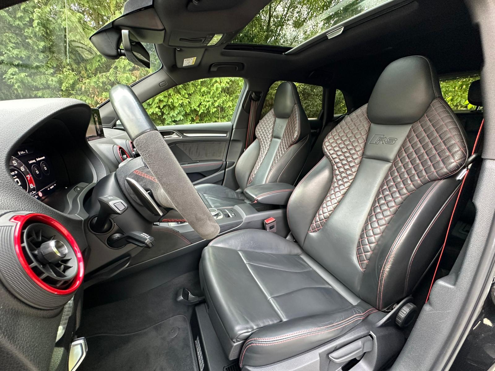 AUDI RS3 Sportback 2.5 TSI quattro S-tronic-image-12