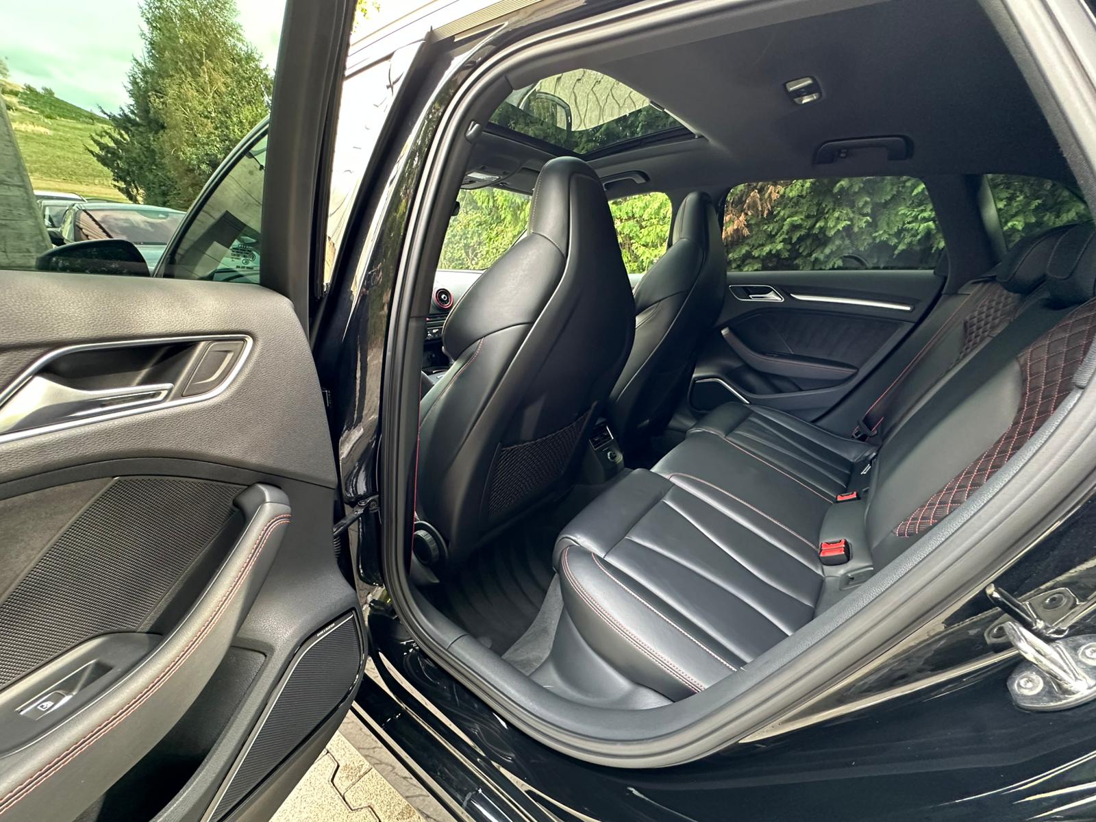 AUDI RS3 Sportback 2.5 TSI quattro S-tronic-image-14