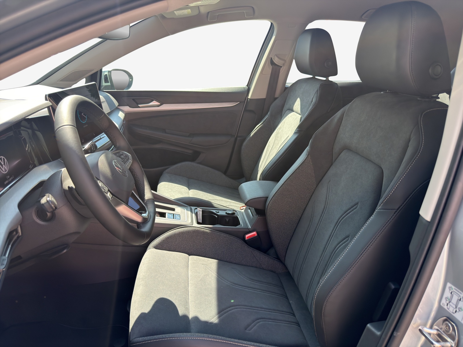 VW Golf 1.5 e TSI mHEV United DSG-image-7