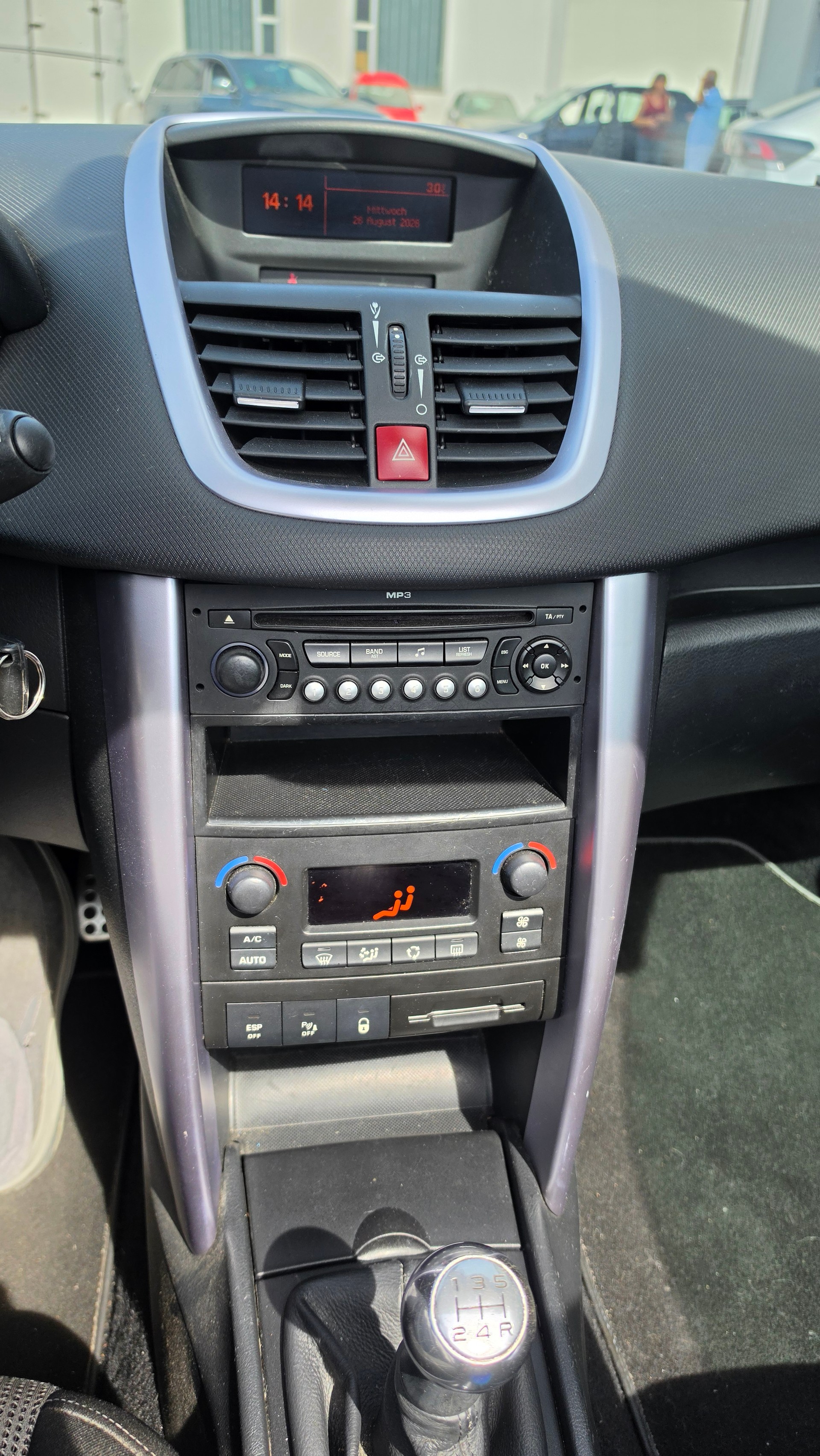 PEUGEOT 207 CC 1.6 16V Sport-image-18