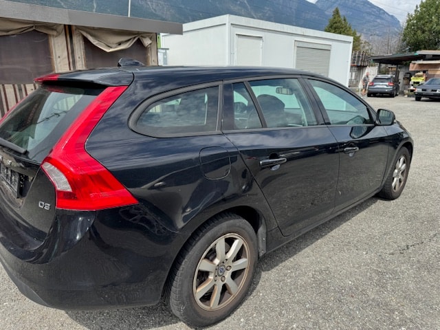 VOLVO V60 D3 Geartronic-image-5