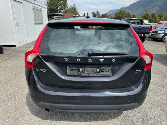 VOLVO V60 D3 Geartronic-image-4