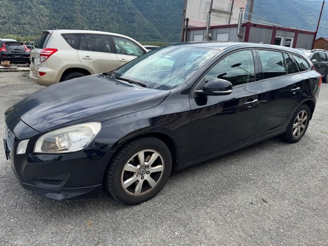 VOLVO V60 D3 Geartronic-image-13