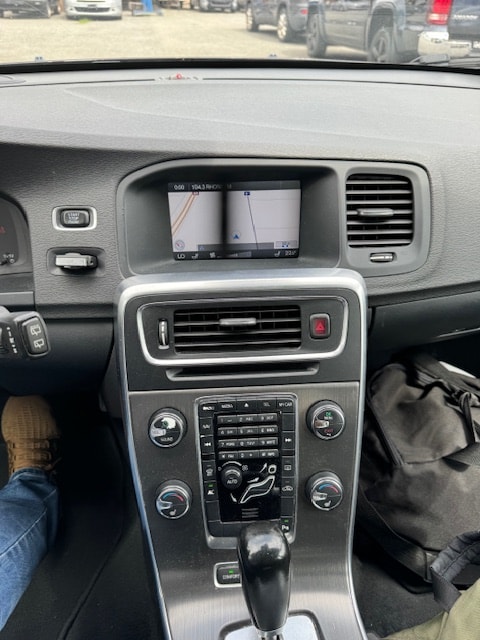 VOLVO V60 D3 Geartronic-image-1
