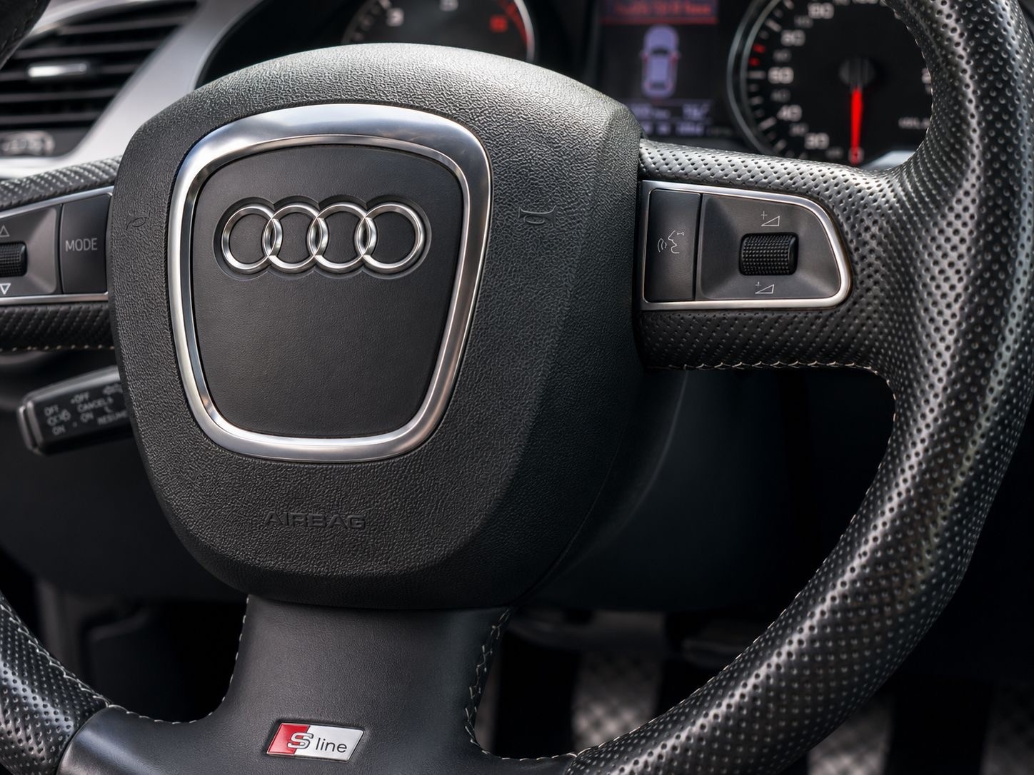 AUDI A5 Coupé 3.0 TDI quattro-image-12