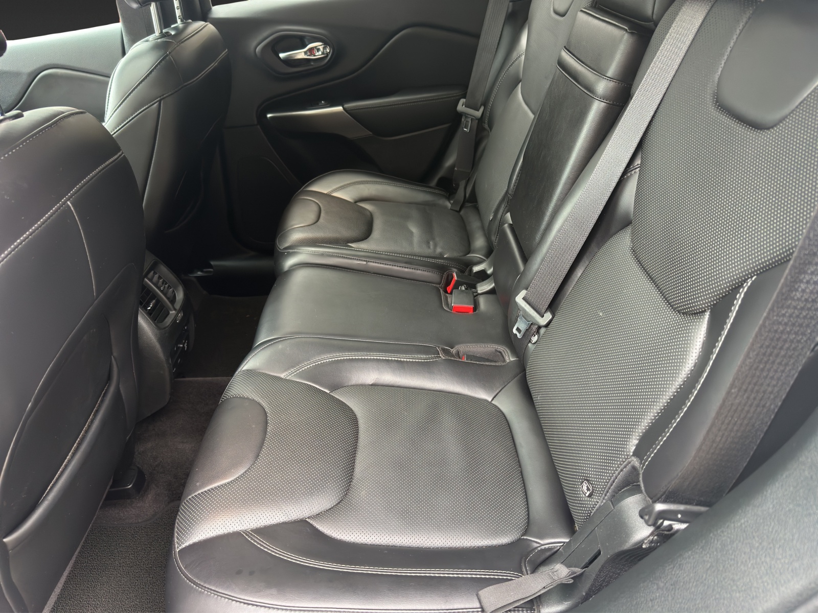 JEEP Cherokee 2.2MJ Overland AWD Drive II 9ATX-image-18