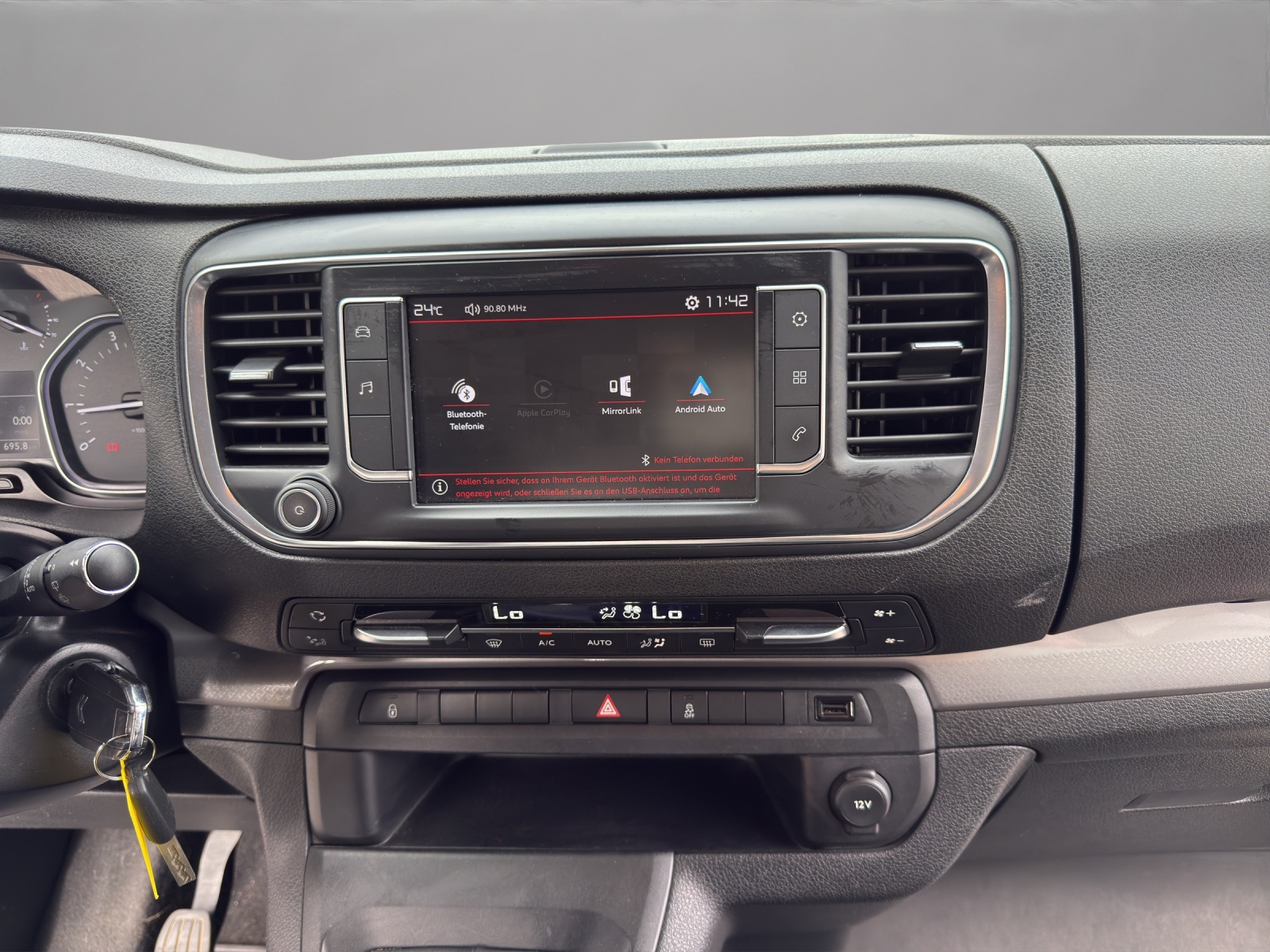 CITROEN Spacetourer 1.6 BlueHDi Feel M-image-14