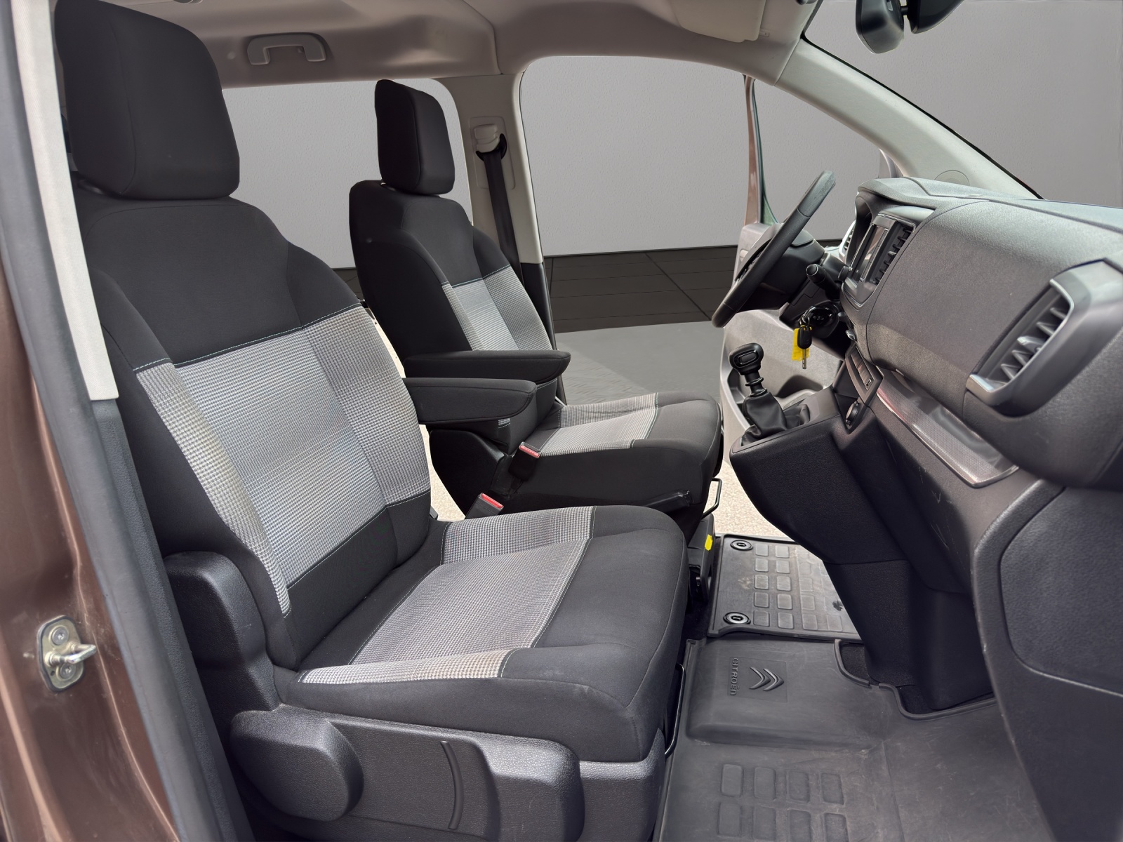 CITROEN Spacetourer 1.6 BlueHDi Feel M-image-16