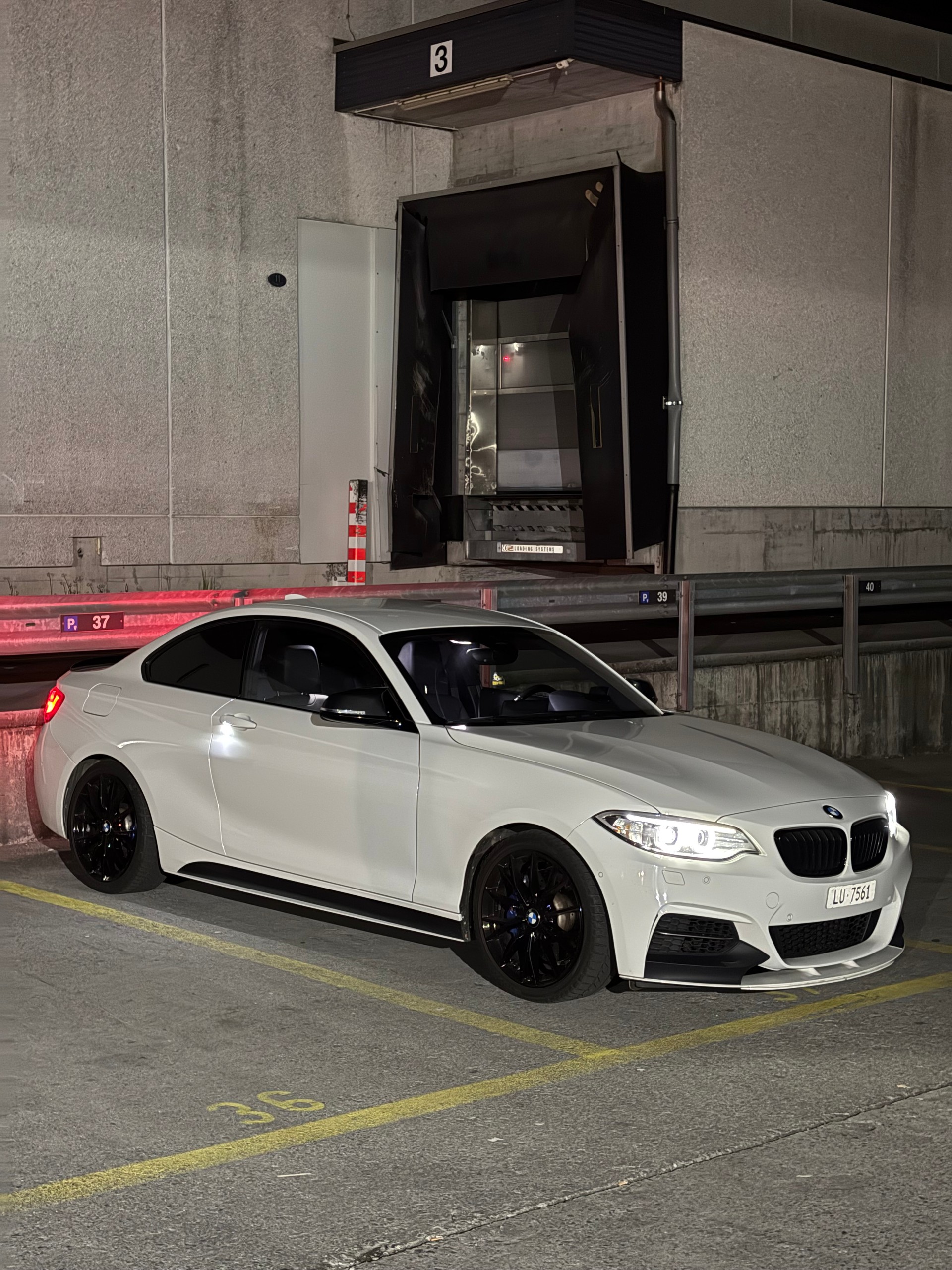 BMW M235i xDrive-image-0