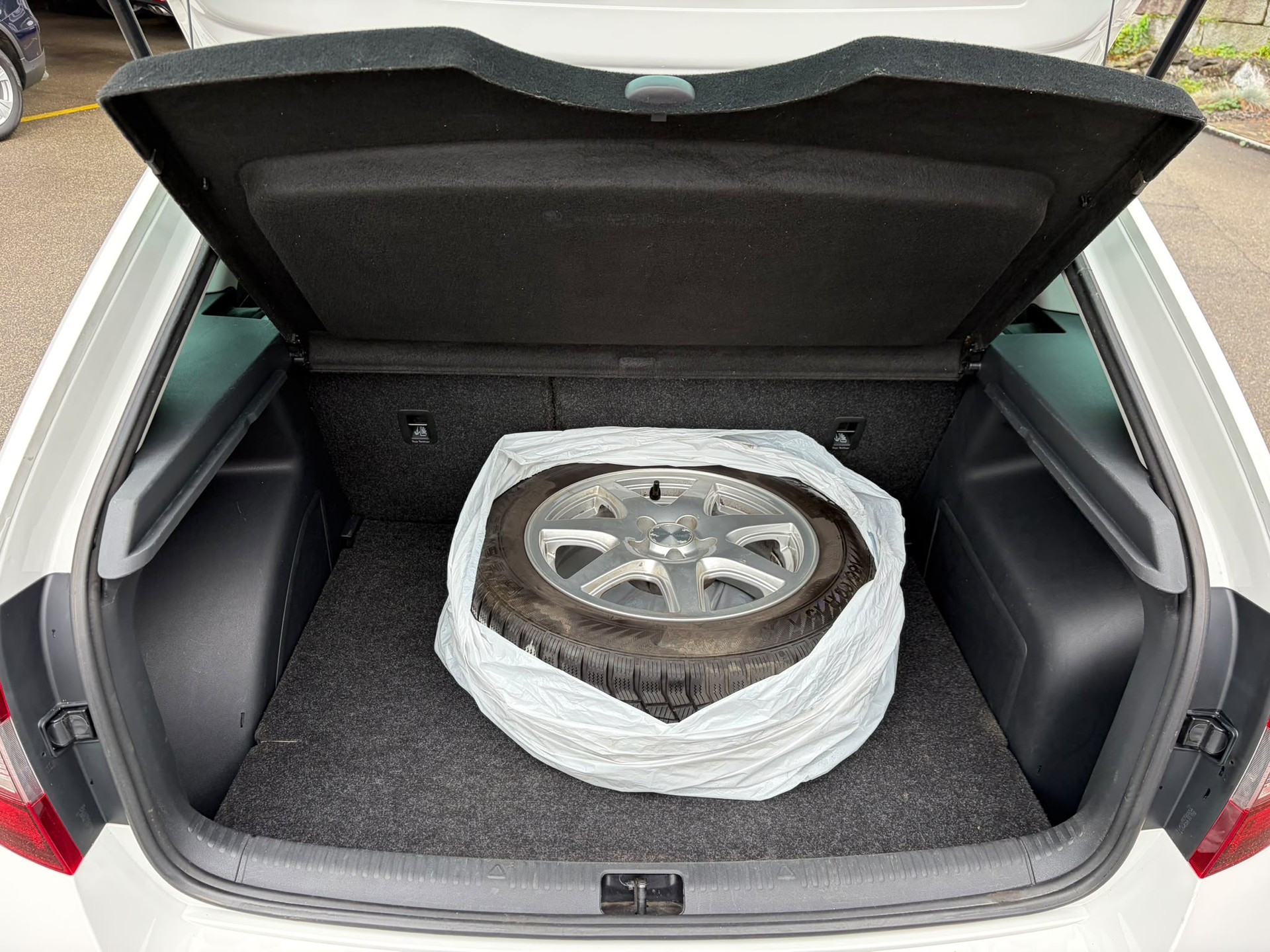 SKODA Rapid Spaceback 1.0 TSI Ambition DSG-image-7