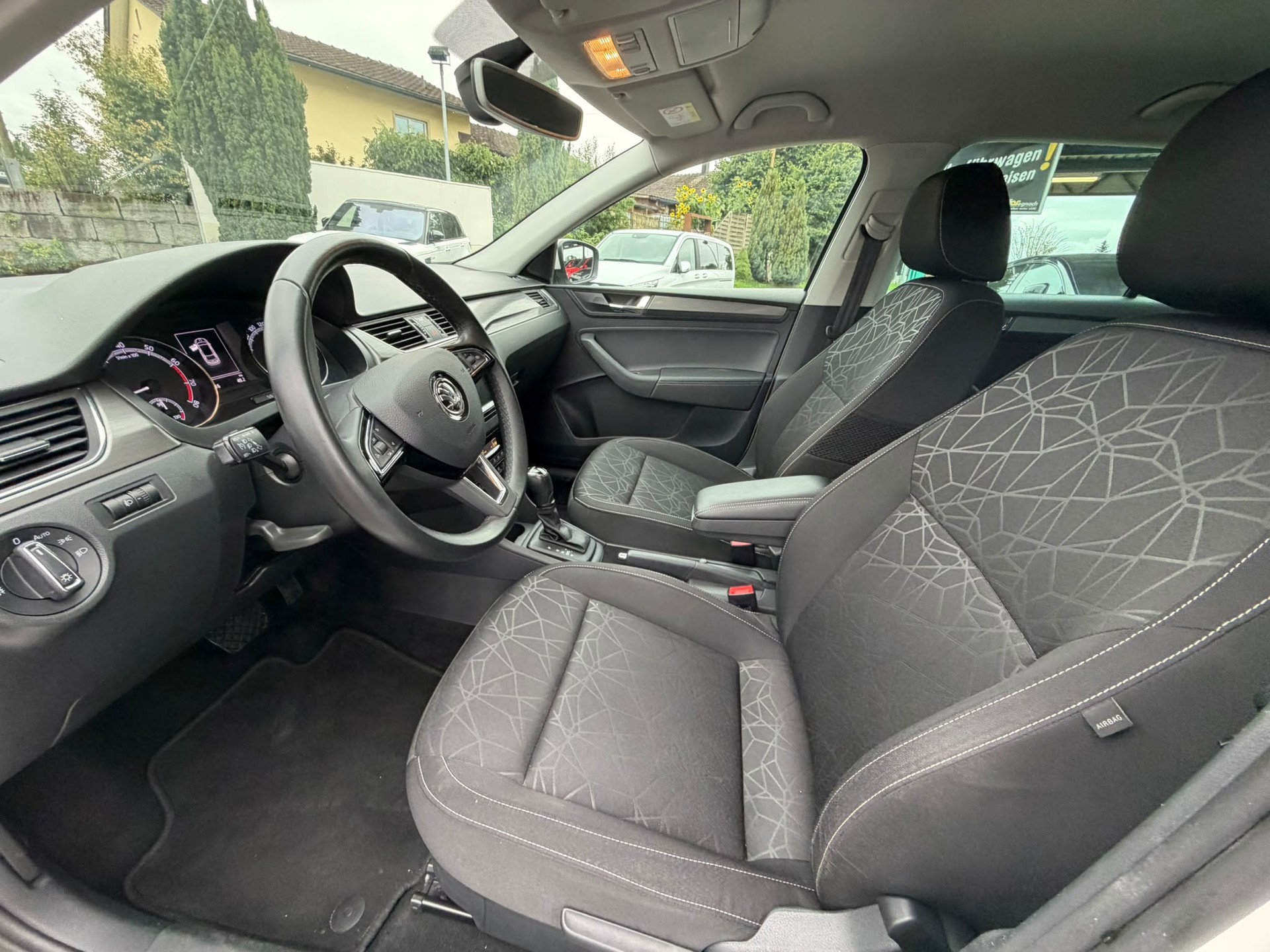 SKODA Rapid Spaceback 1.0 TSI Ambition DSG-image-12