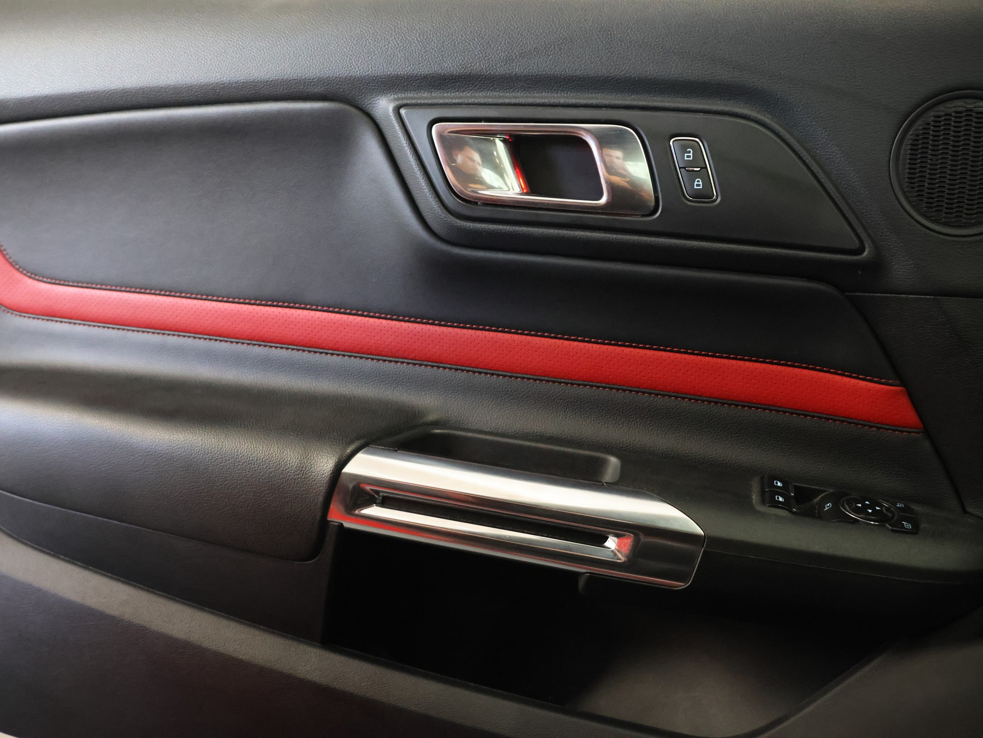 FORD Mustang Fastback 5.0 V8 GT Automat *RECARO-SPORTSITZE*-image-26