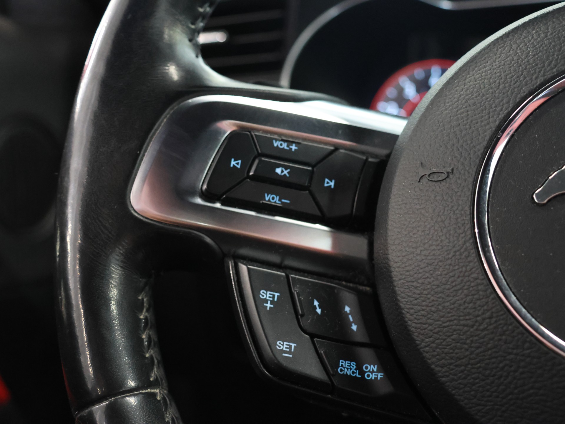 FORD Mustang Fastback 5.0 V8 GT Automat *RECARO-SPORTSITZE*-image-17