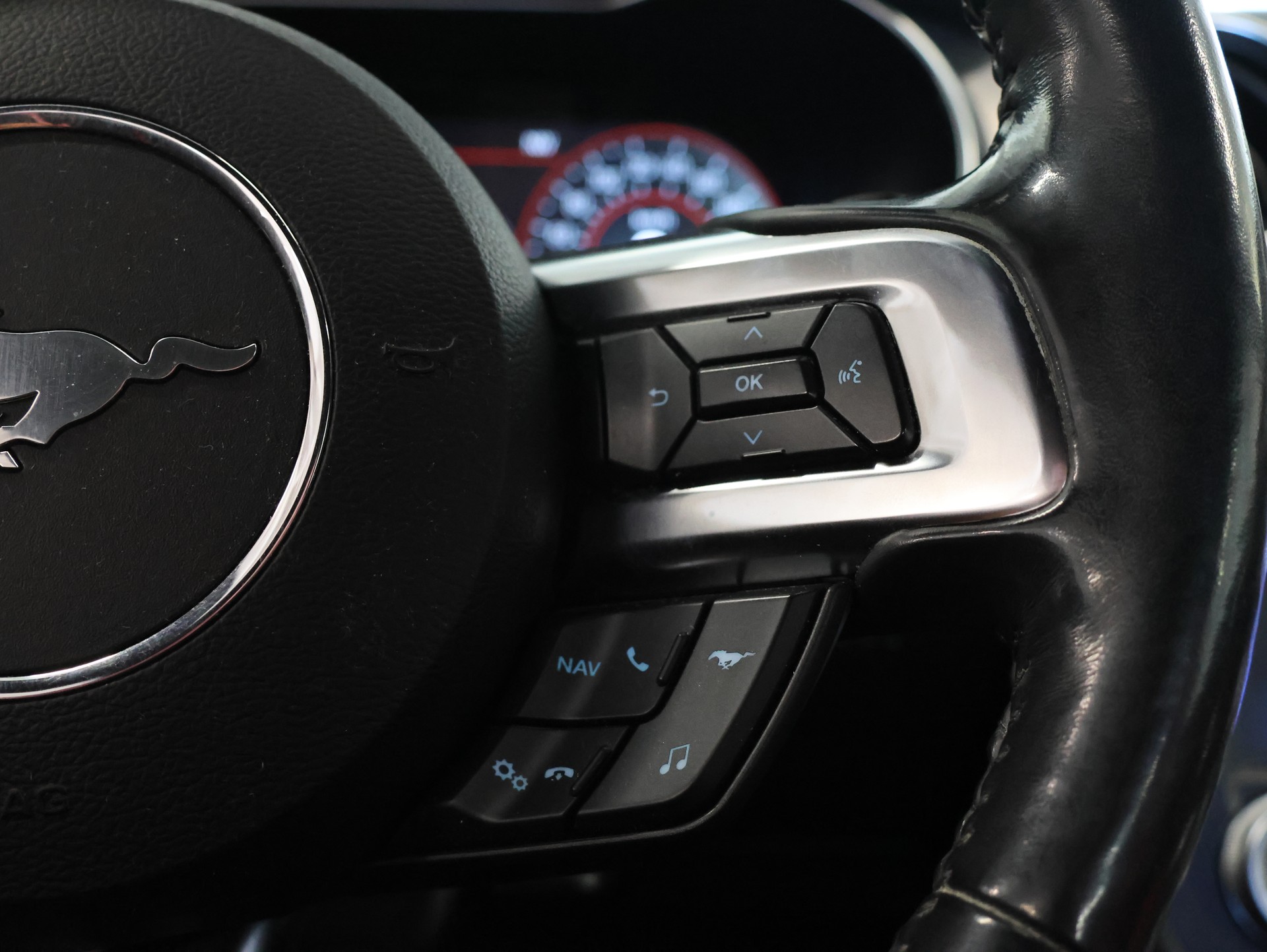 FORD Mustang Fastback 5.0 V8 GT Automat *RECARO-SPORTSITZE*-image-16