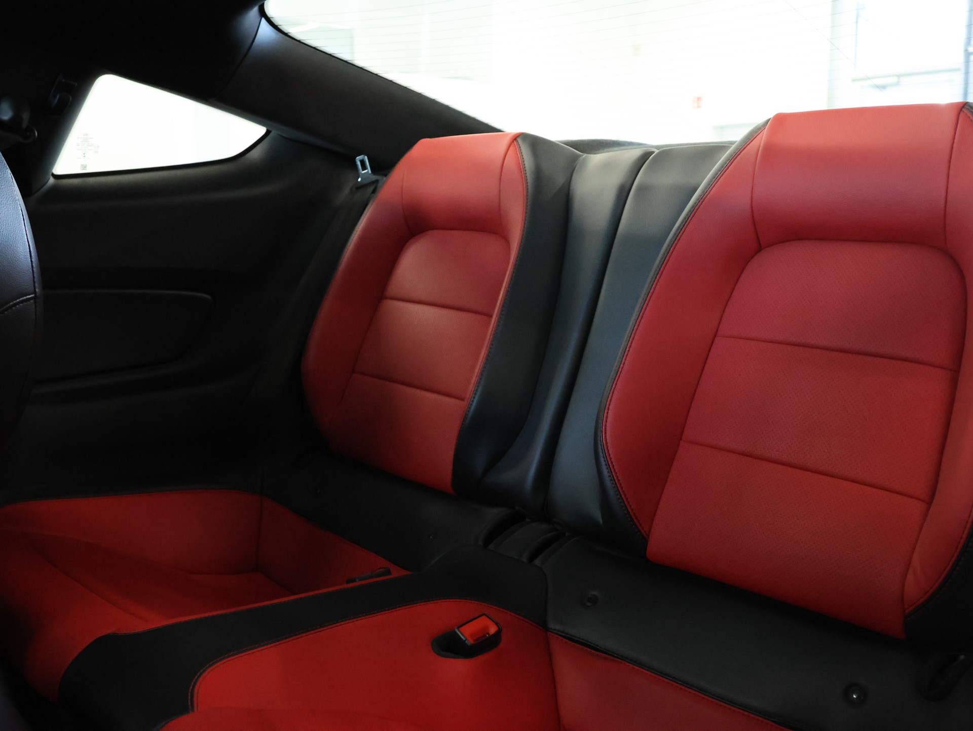 FORD Mustang Fastback 5.0 V8 GT Automat *RECARO-SPORTSITZE*-image-27