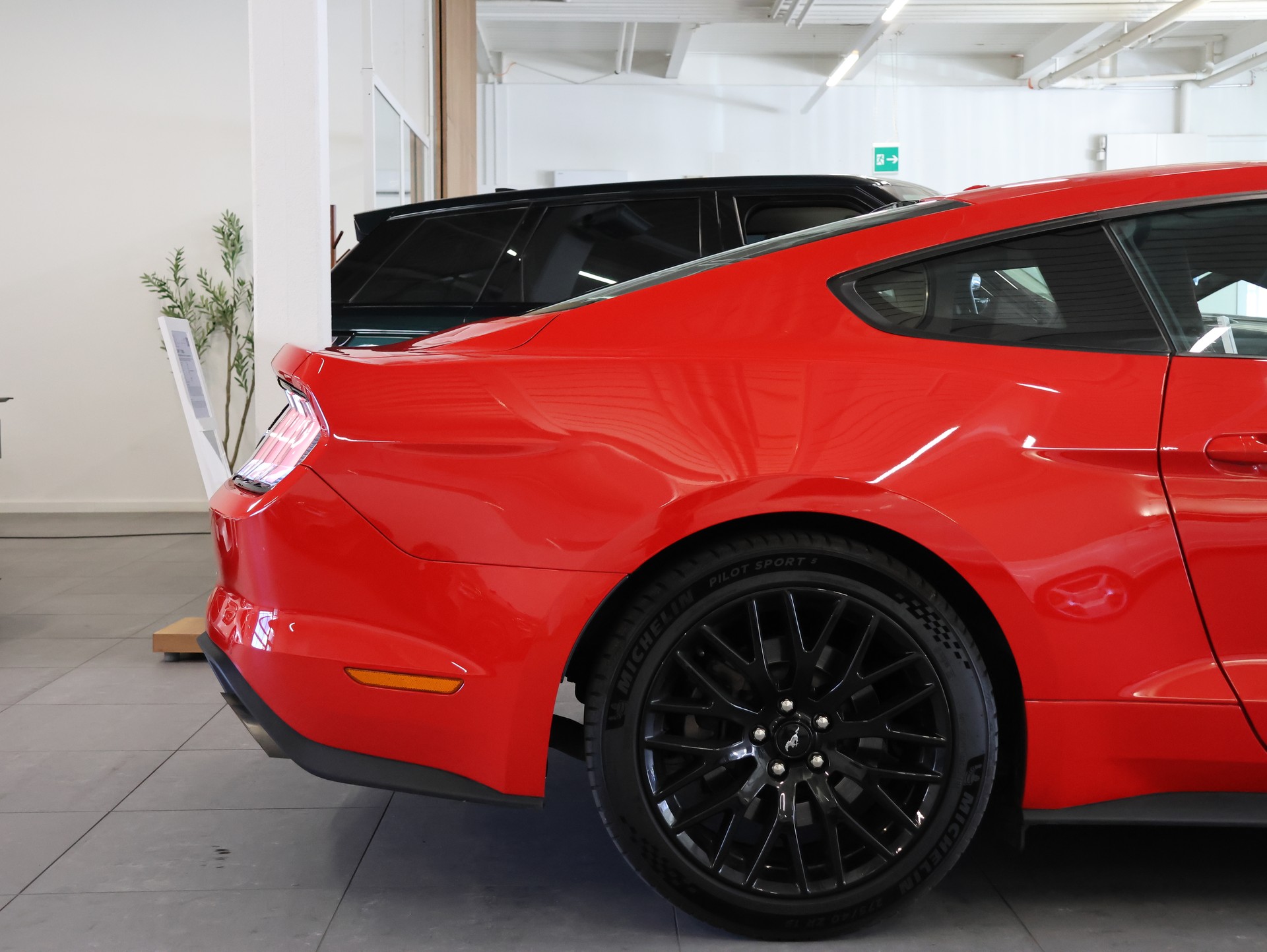 FORD Mustang Fastback 5.0 V8 GT Automat *RECARO-SPORTSITZE*-image-8