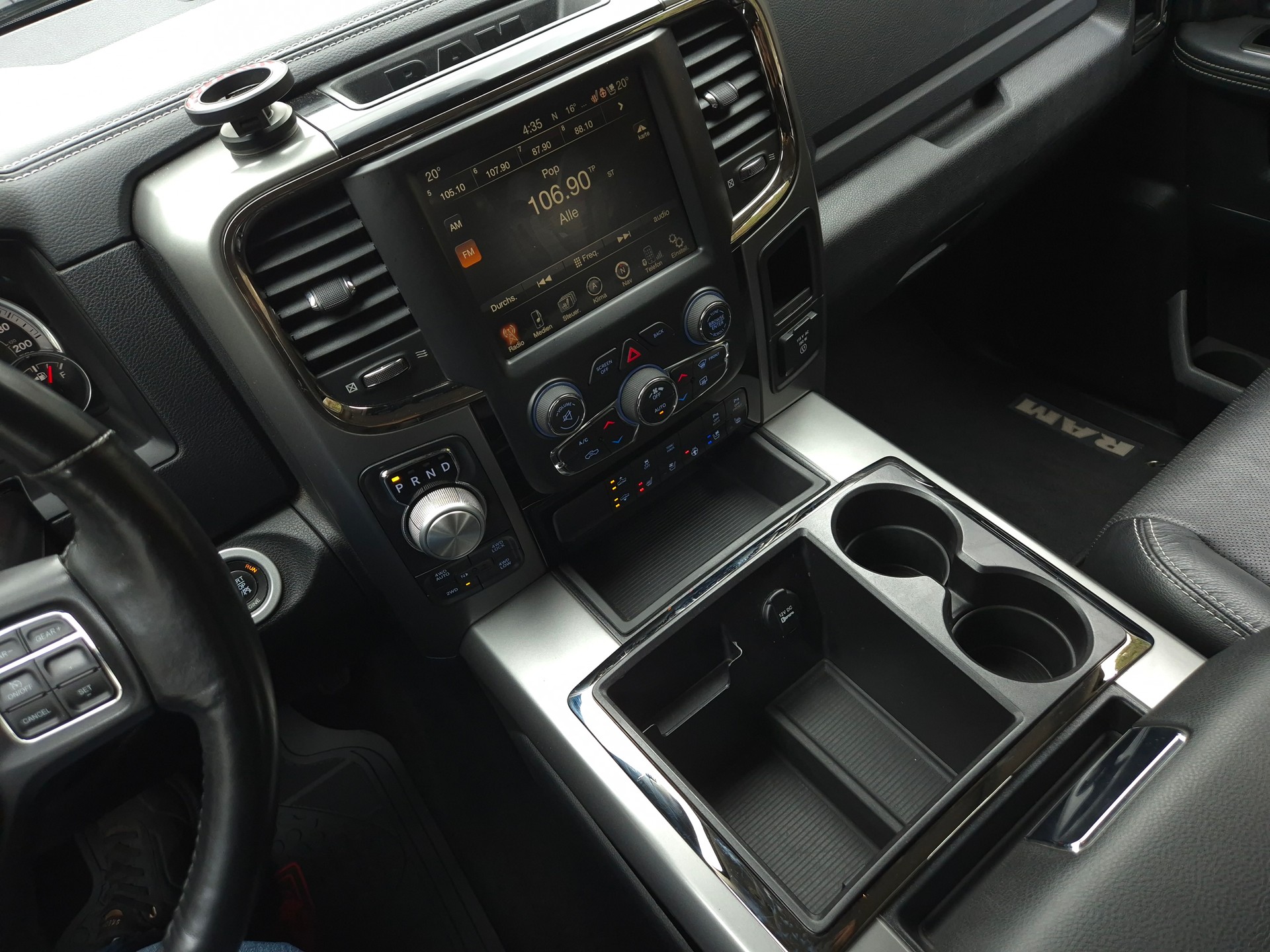 DODGE Ram 1500 V8 5.7L Crew Cab Sport-image-27