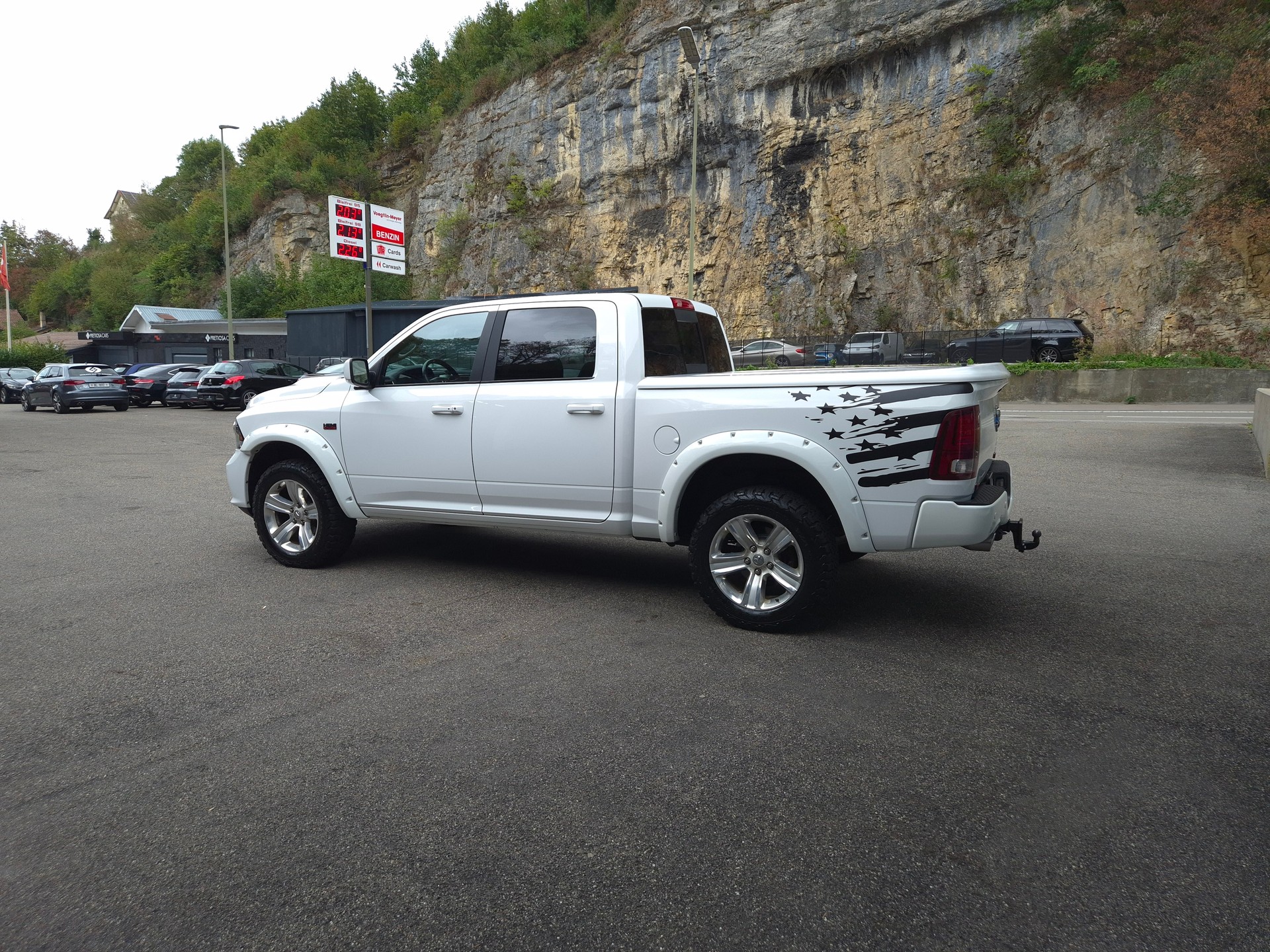DODGE Ram 1500 V8 5.7L Crew Cab Sport-image-8