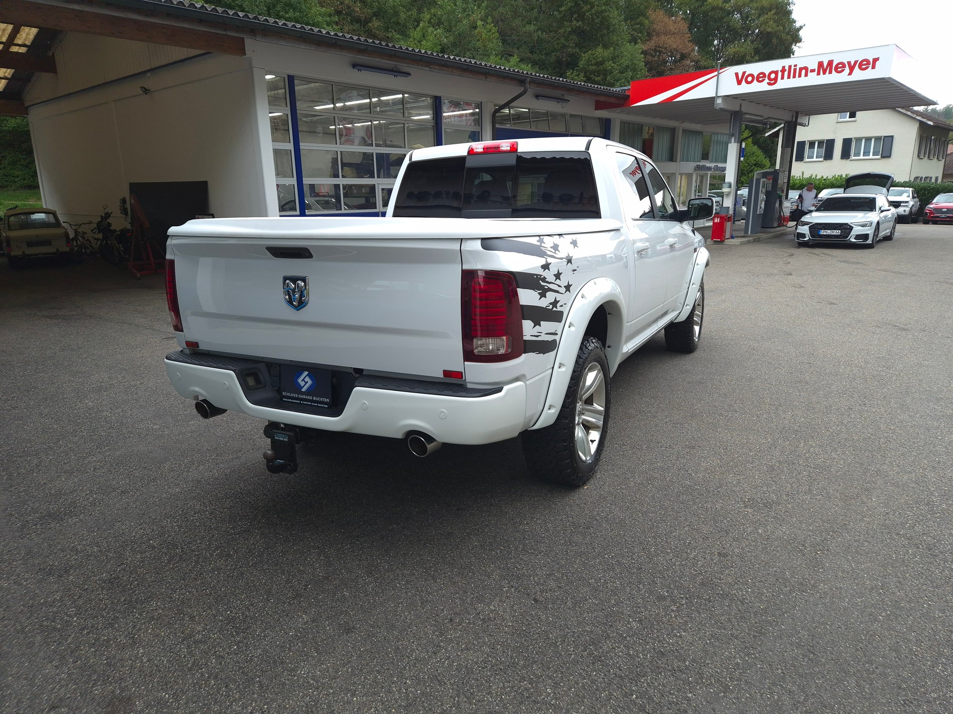 DODGE Ram 1500 V8 5.7L Crew Cab Sport-image-14