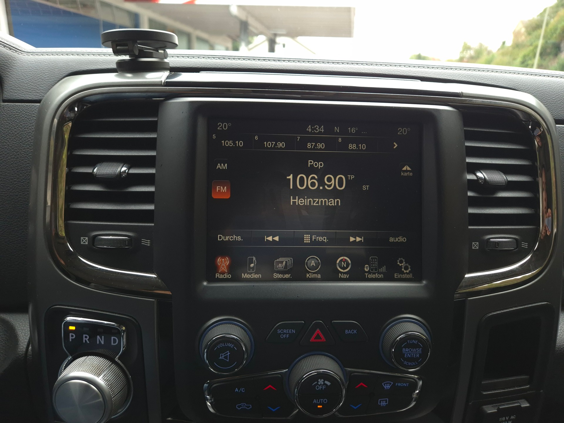 DODGE Ram 1500 V8 5.7L Crew Cab Sport-image-22