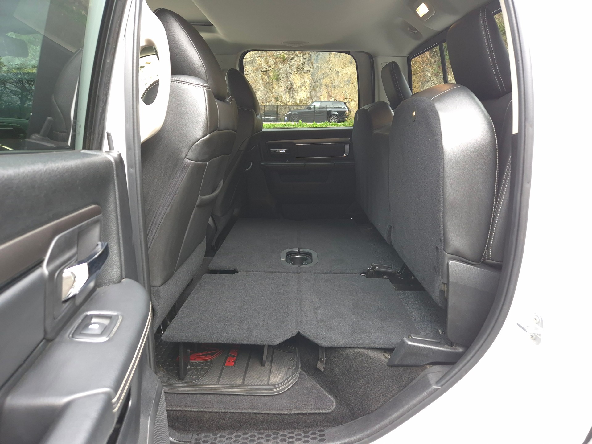 DODGE Ram 1500 V8 5.7L Crew Cab Sport-image-30