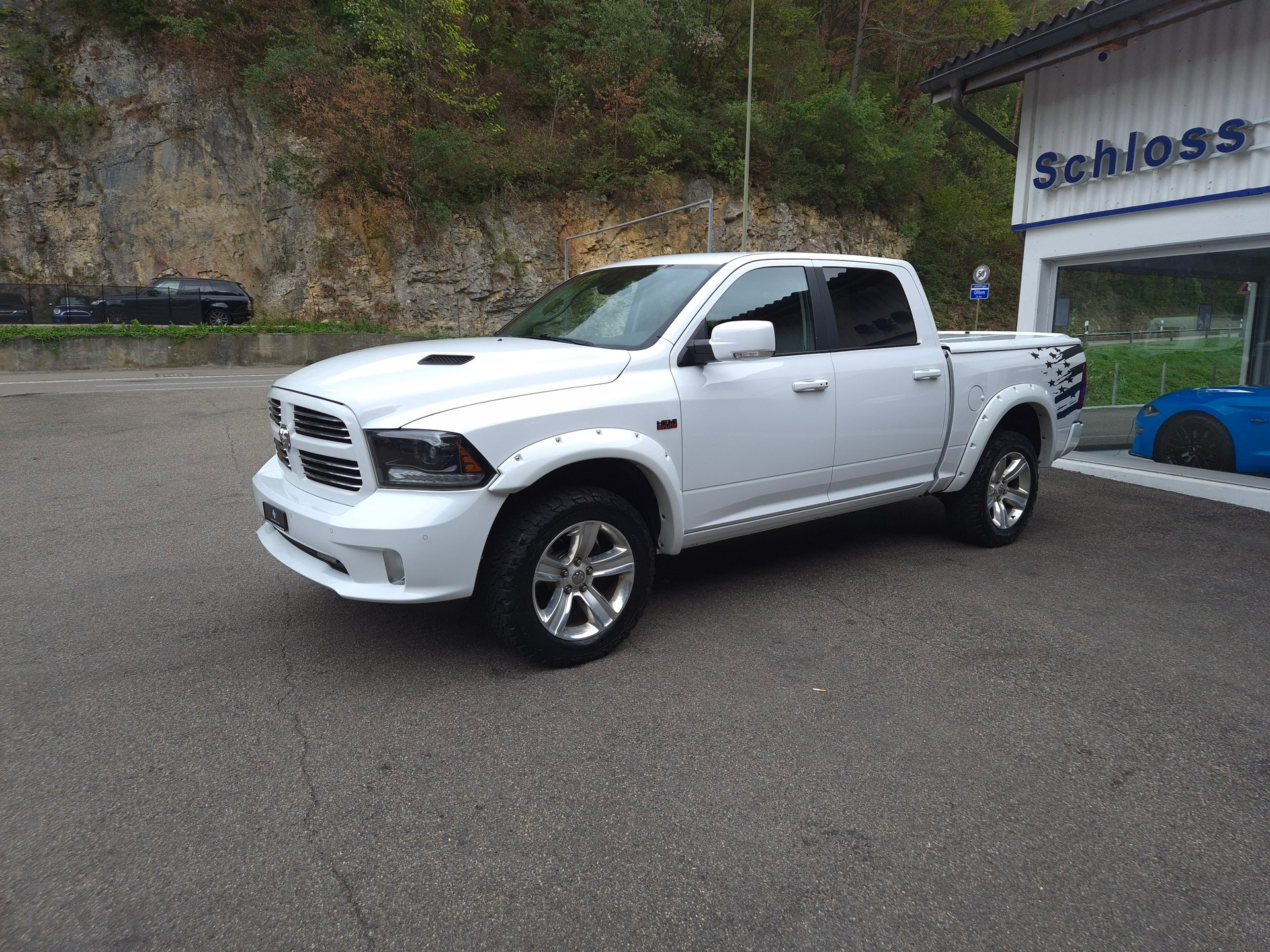 DODGE Ram 1500 V8 5.7L Crew Cab Sport-image-6