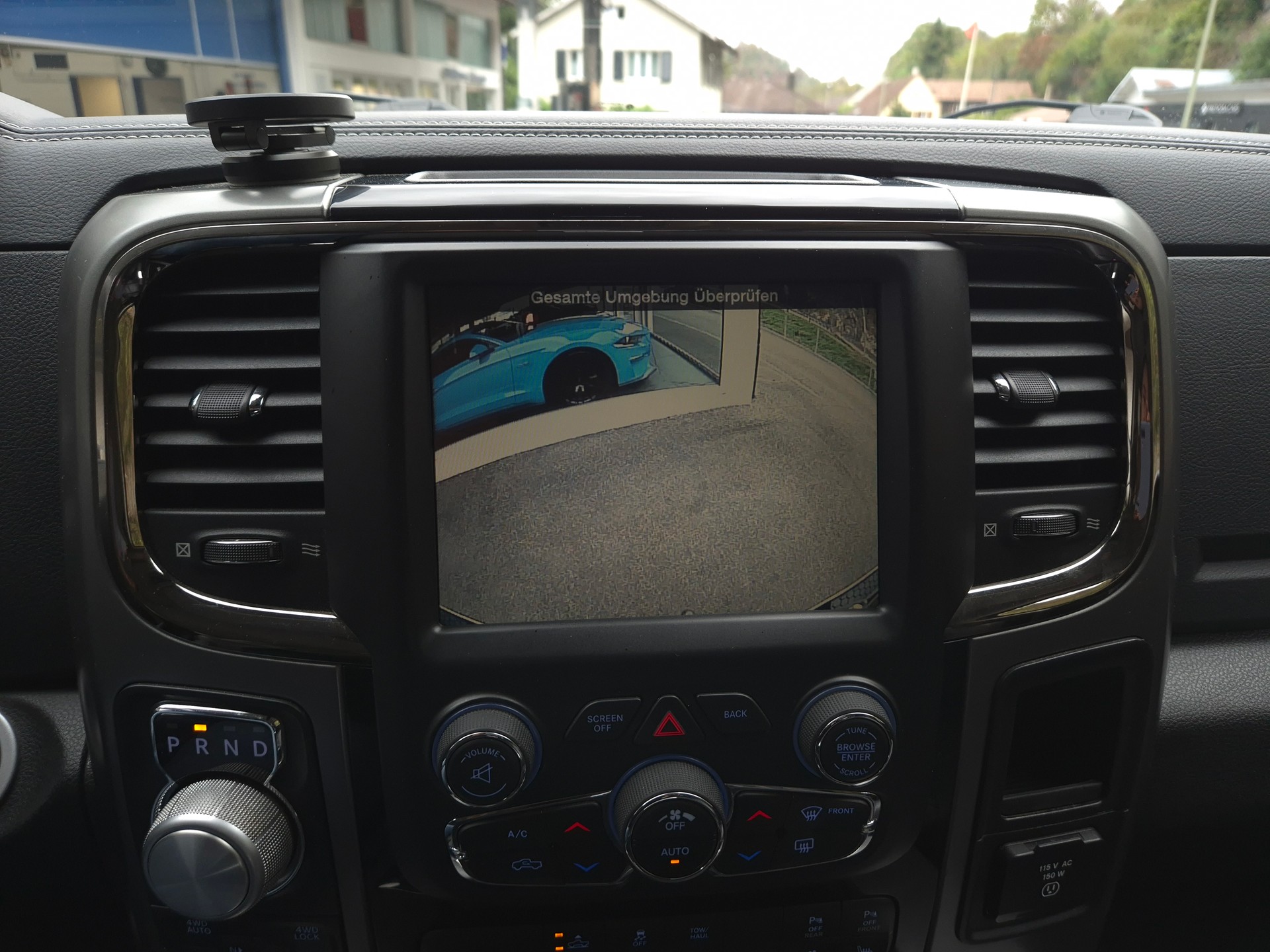 DODGE Ram 1500 V8 5.7L Crew Cab Sport-image-24