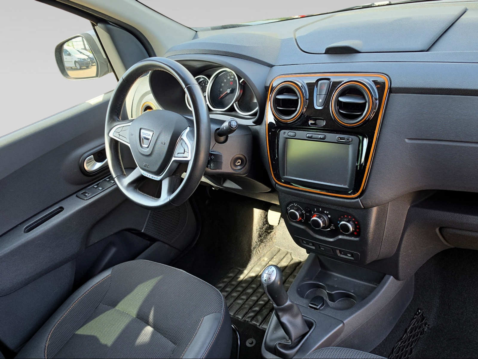 DACIA Lodgy-image-8