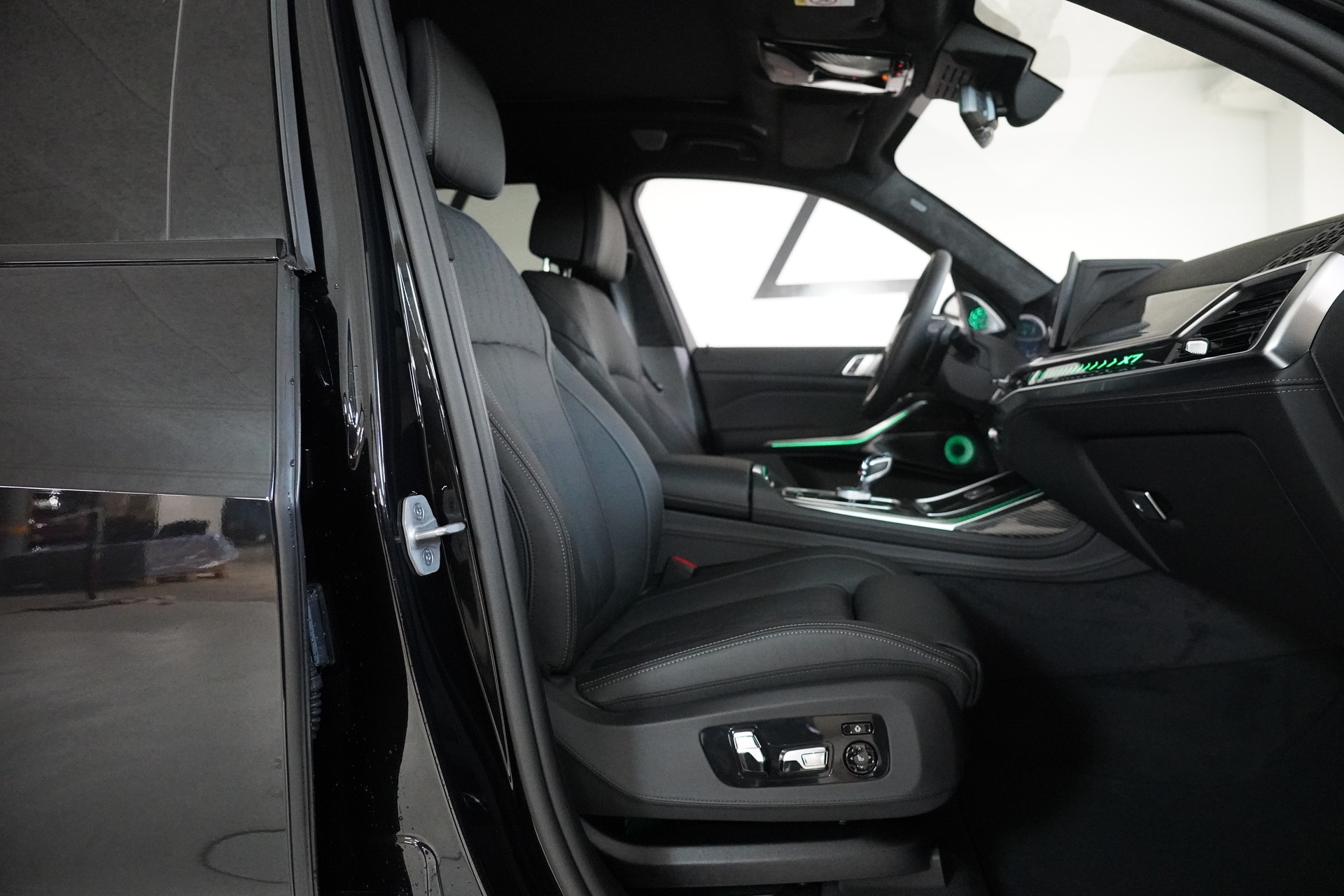 BMW-ALPINA XB 7 4.4 48V Allrad-image-14