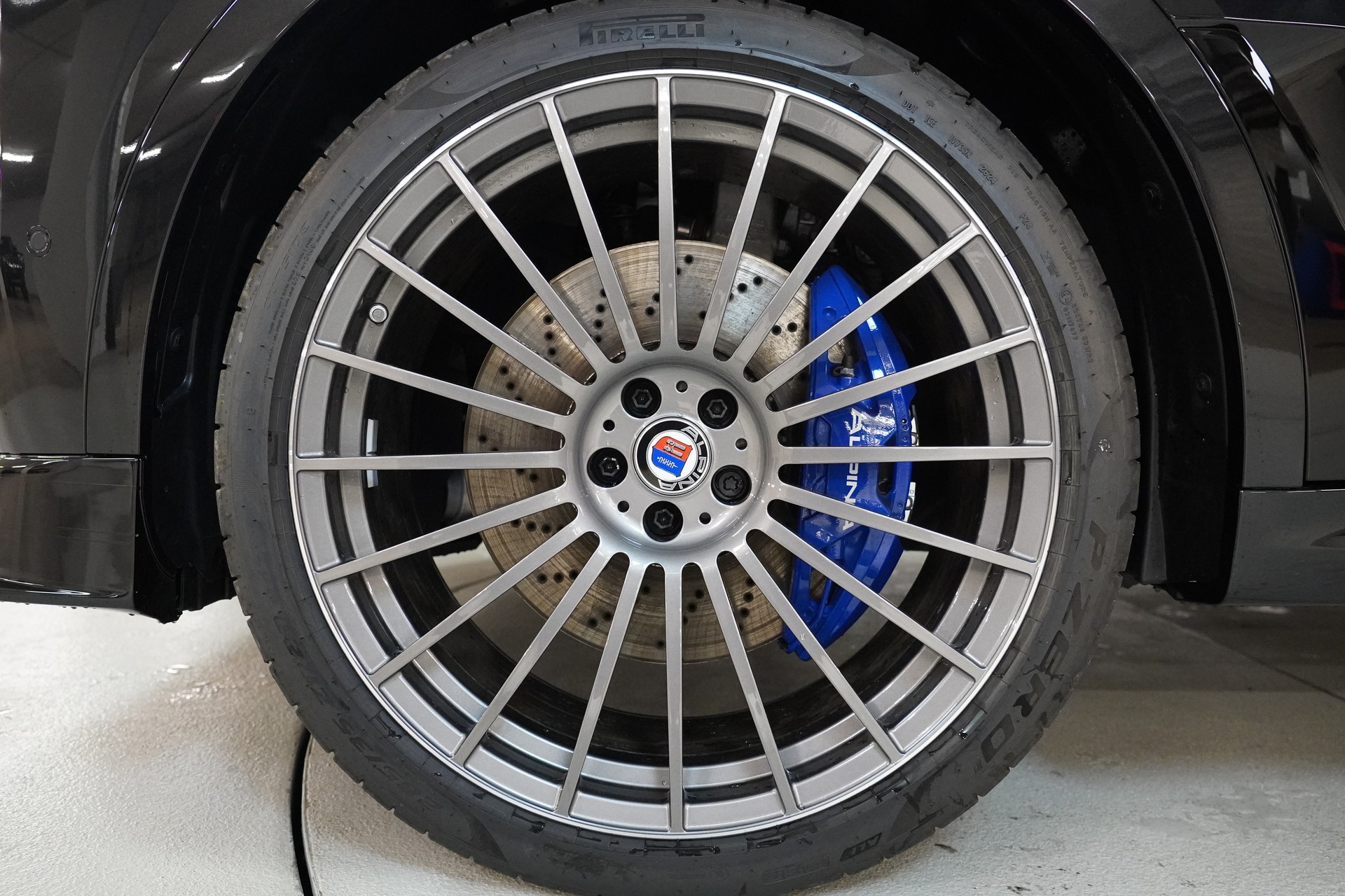 BMW-ALPINA XB 7 4.4 48V Allrad-image-9
