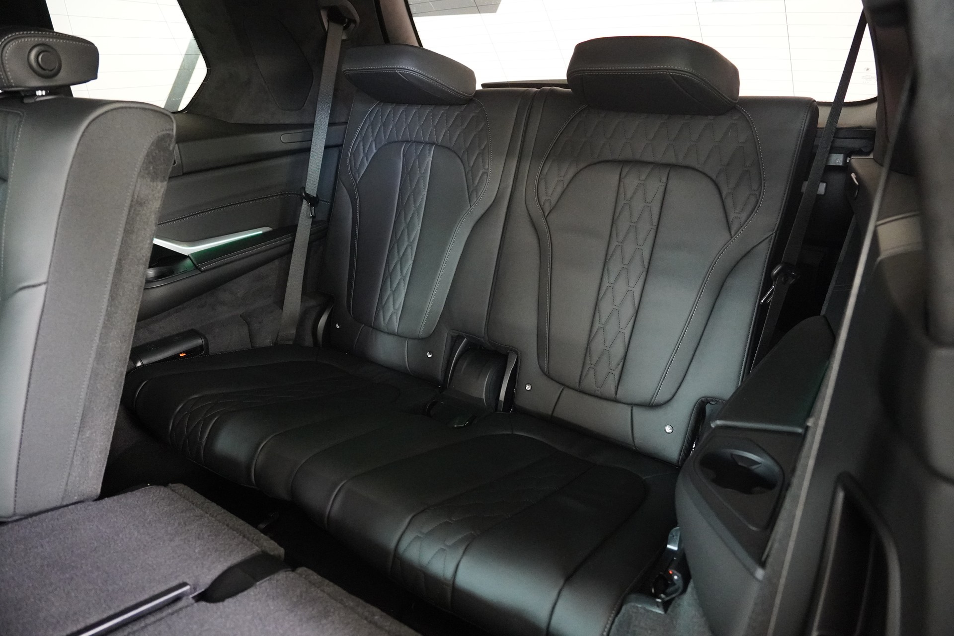 BMW-ALPINA XB 7 4.4 48V Allrad-image-13