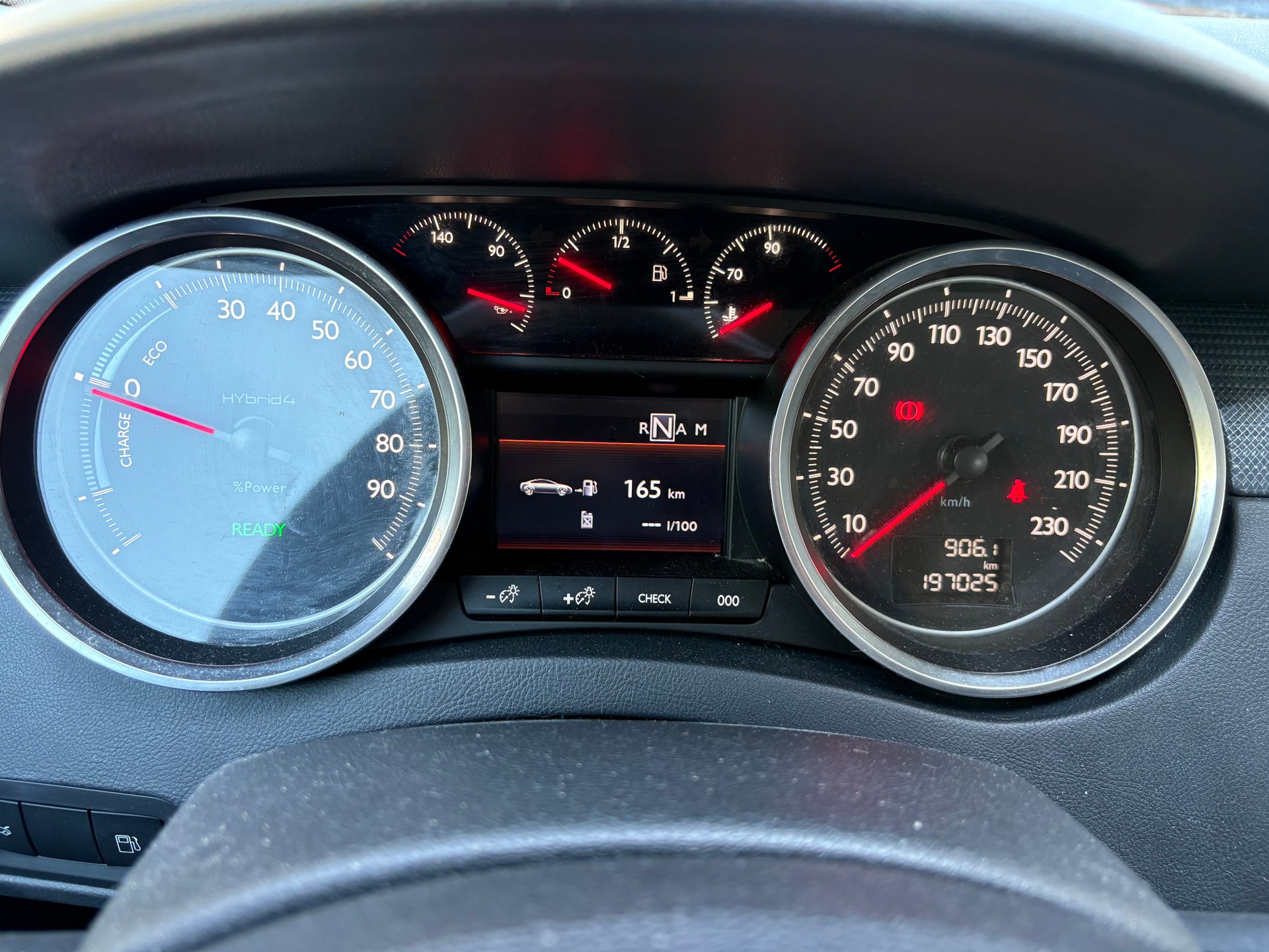 PEUGEOT 508 2.0 HDI Hybrid4 Allure EGS6-image-14