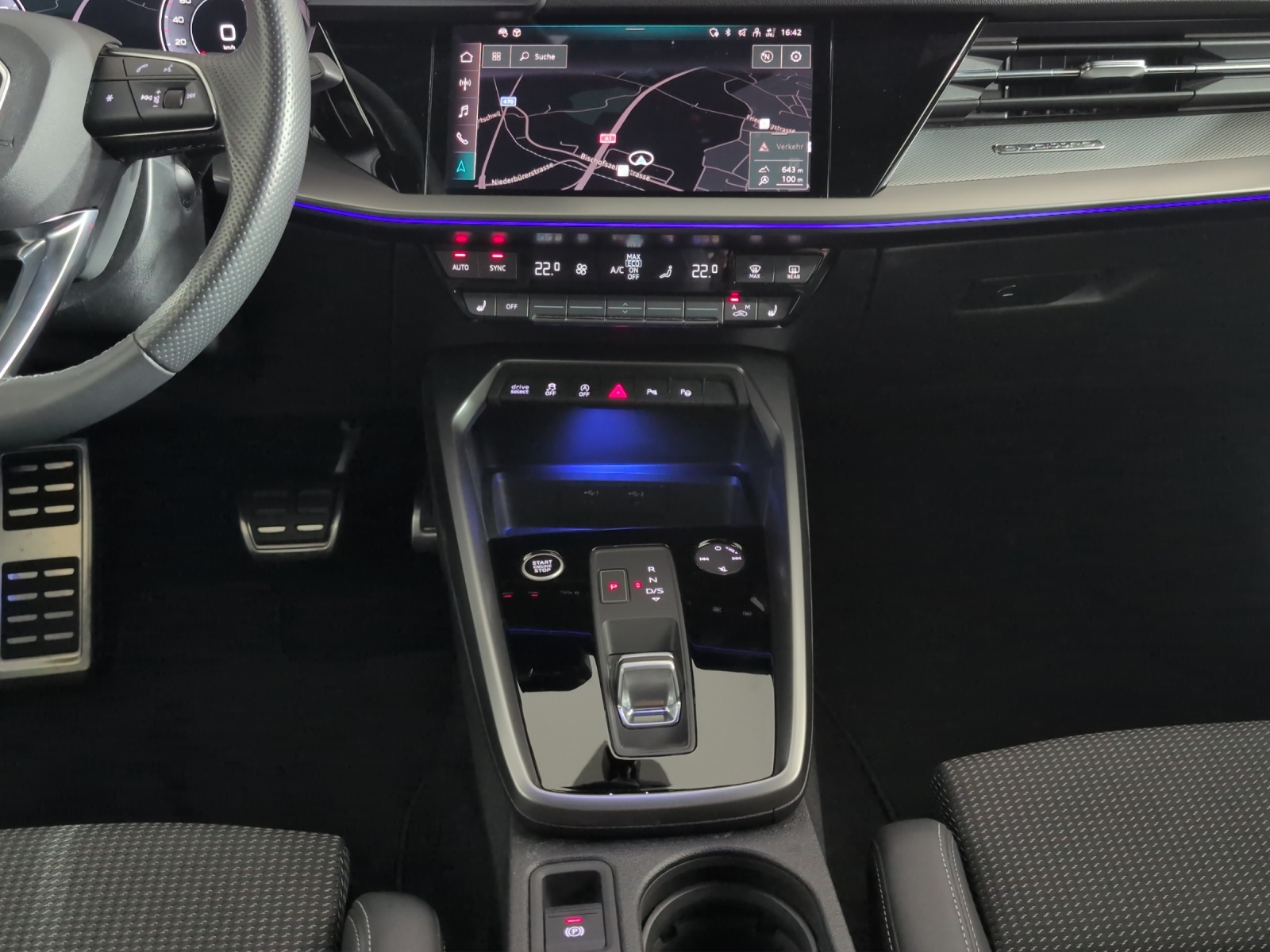 AUDI A3 Sportback 40 TFSI S line quattro S-tronic-image-10