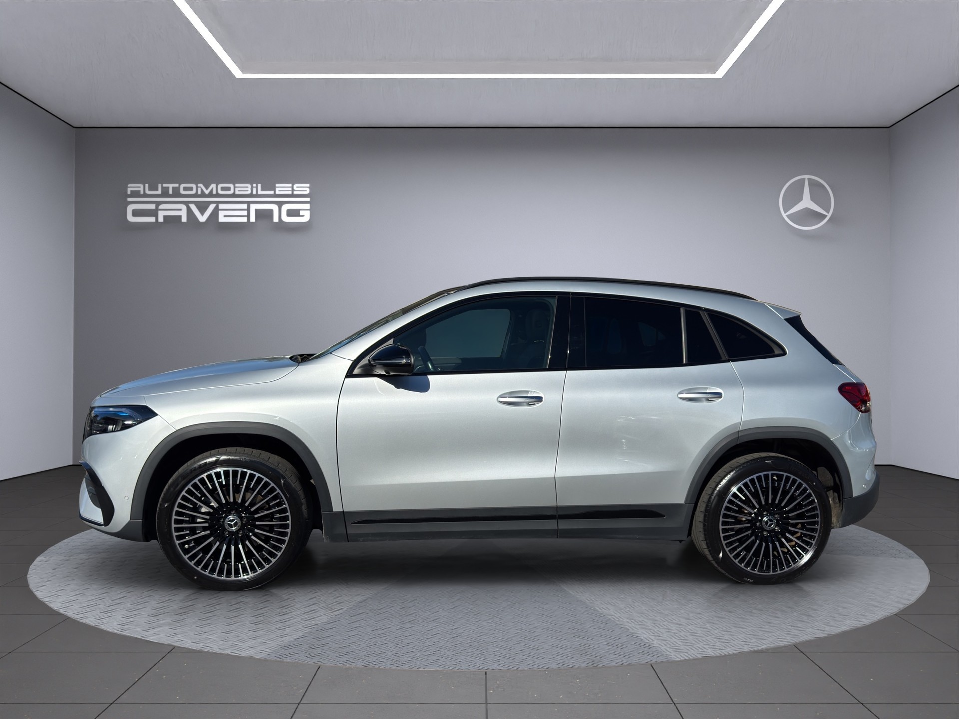MERCEDES-BENZ EQA 350 AMG Line 4Matic-showroom-element-1
