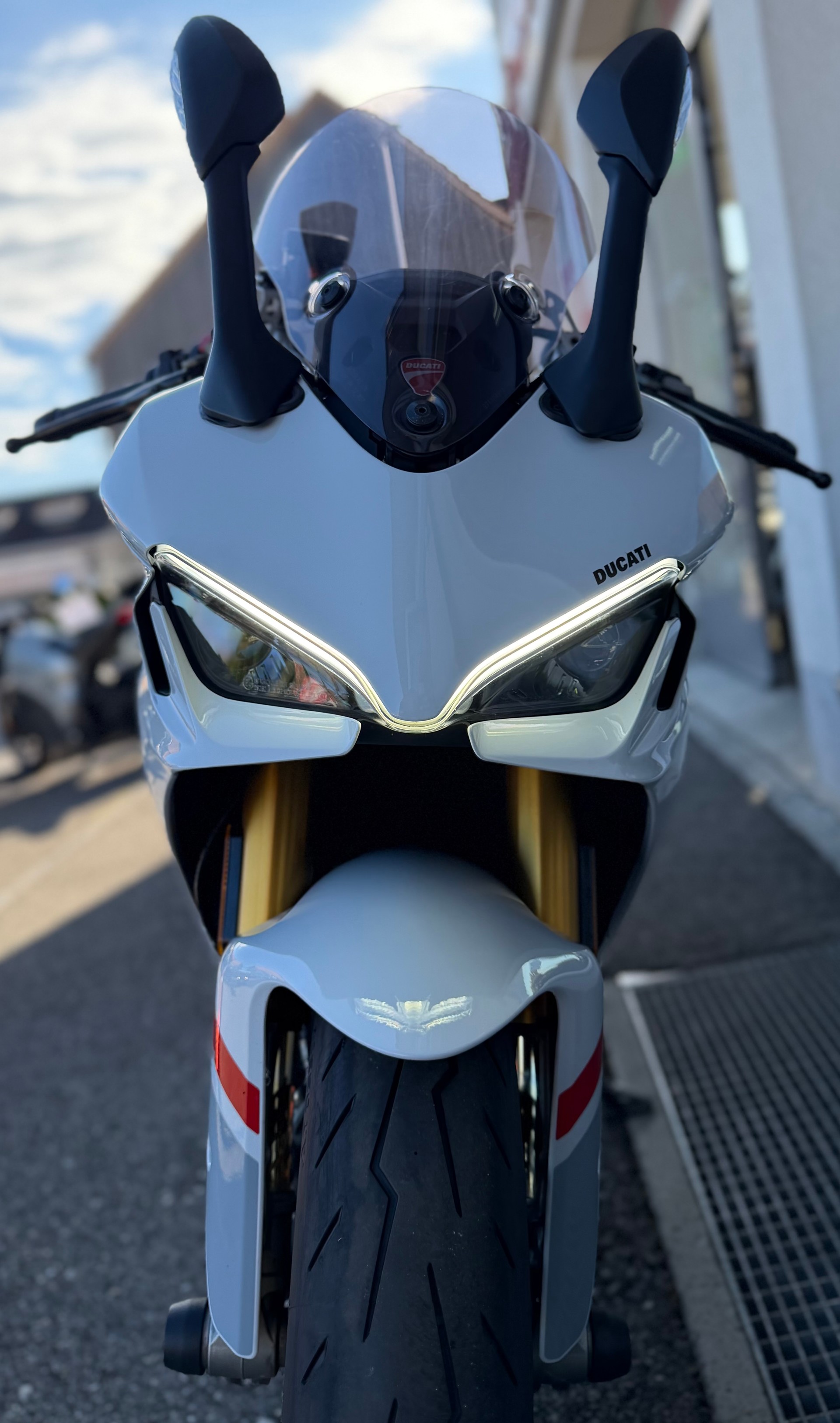 DUCATI 950 Supersport S-showroom-element-1