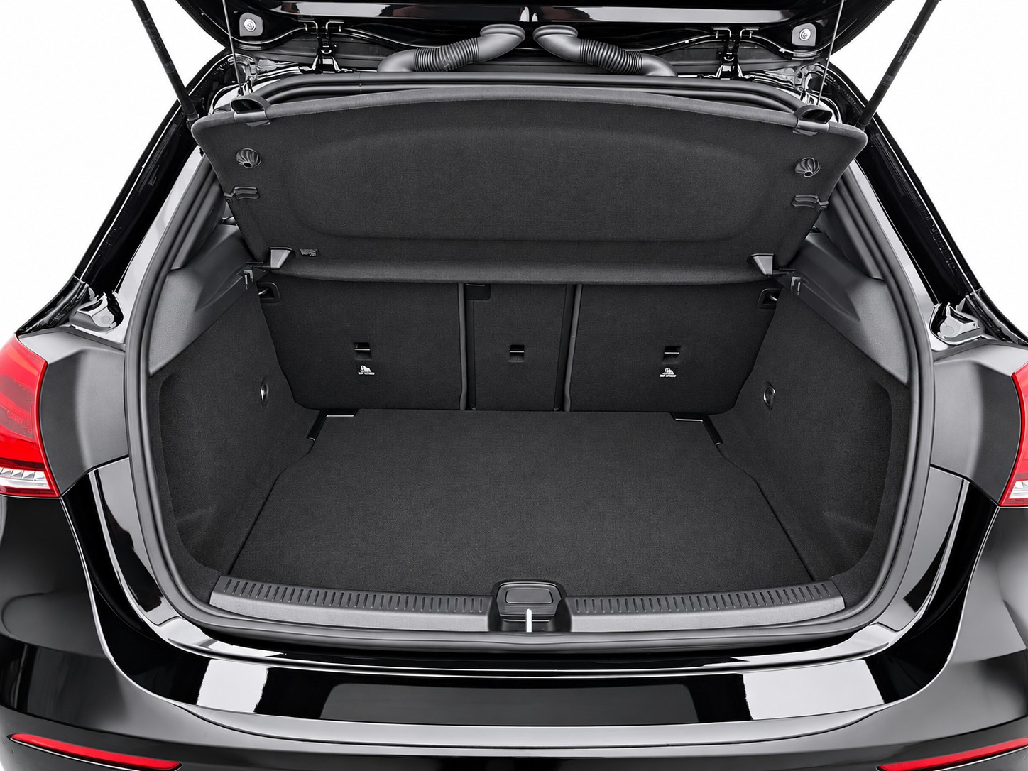 MERCEDES-BENZ A 200 AMG Line * CH FARZEUG *-image-24