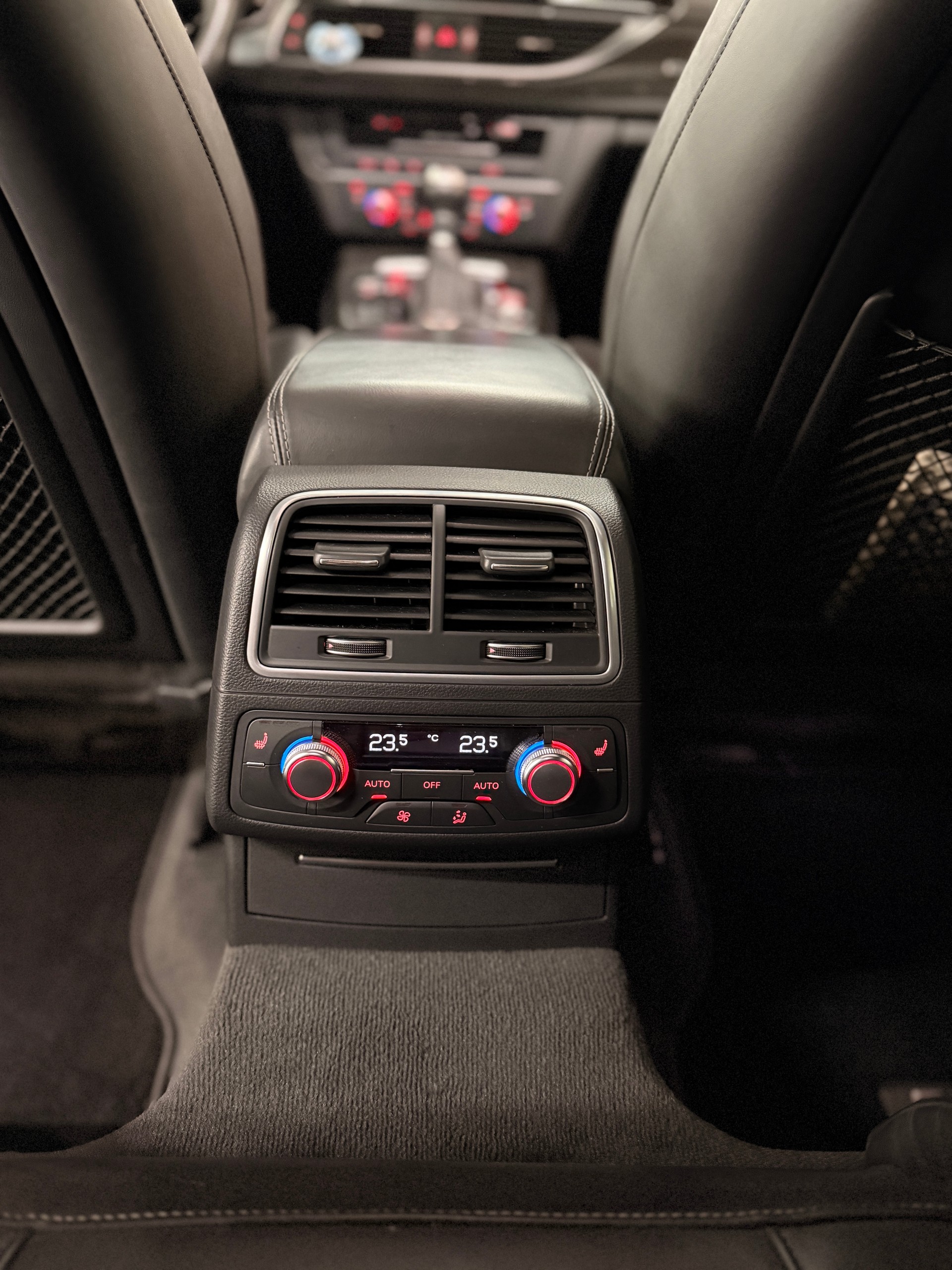 AUDI RS6 Avant 4.0 TFSI V8 quattro Tiptronic-image-23