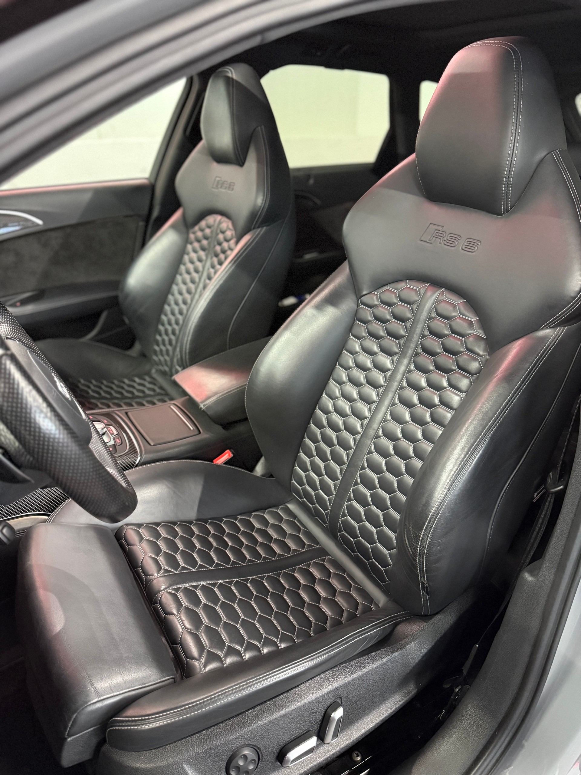 AUDI RS6 Avant 4.0 TFSI V8 quattro Tiptronic-image-17